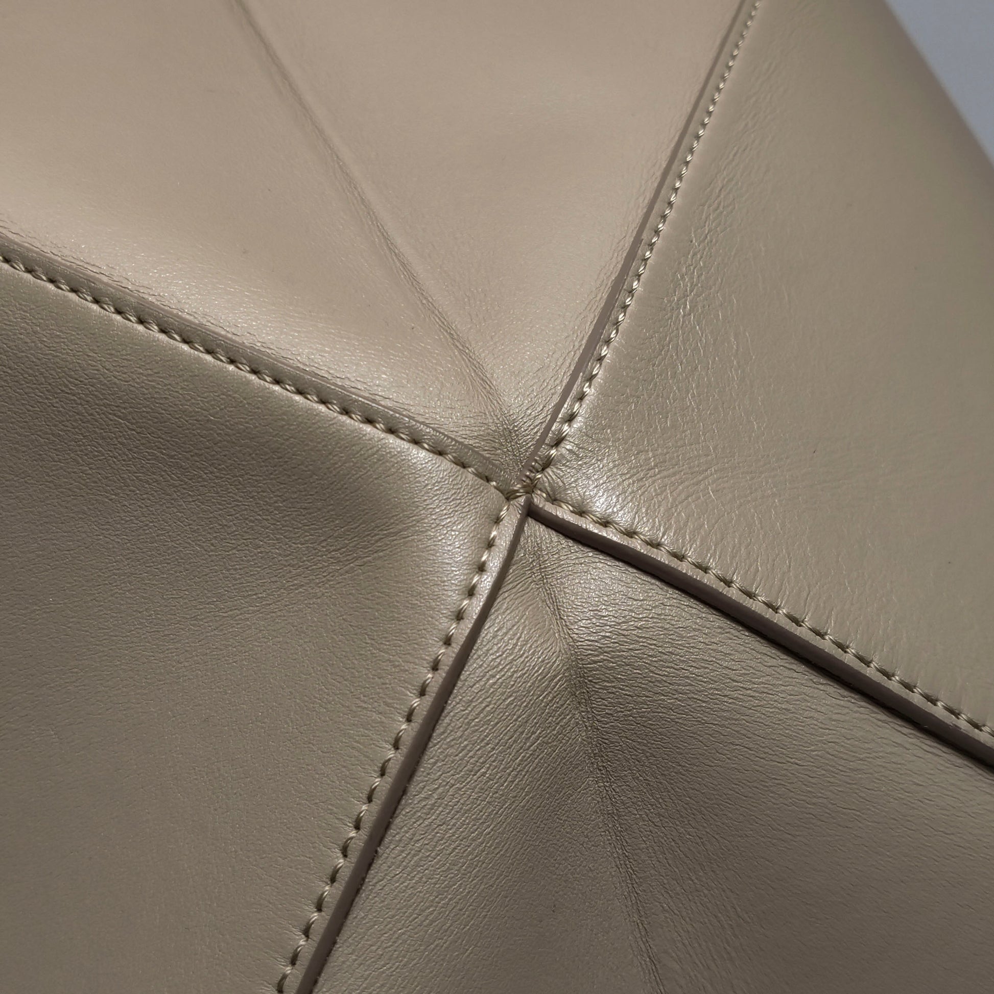 Loewe Puzzle Fold Medium Sand