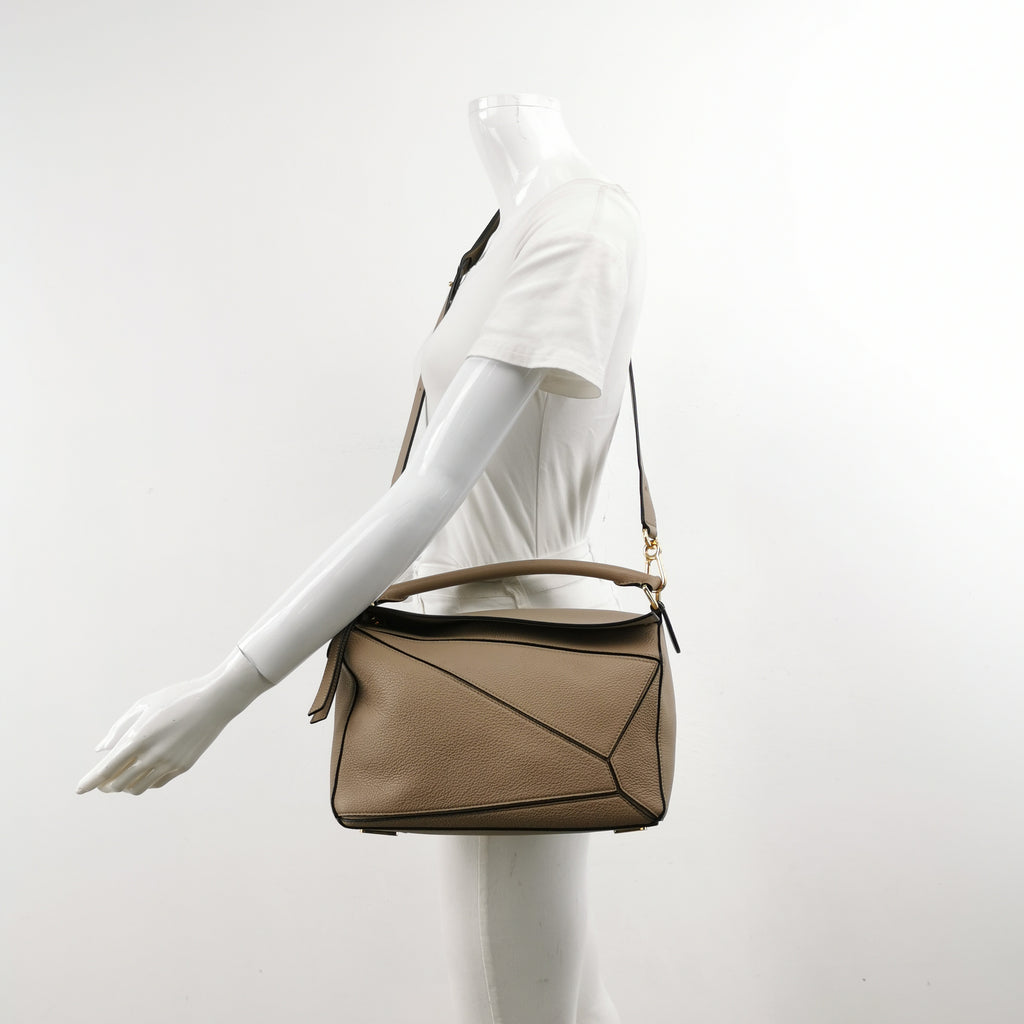 Loewe Puzzle Medium Grained Calfskin Beige