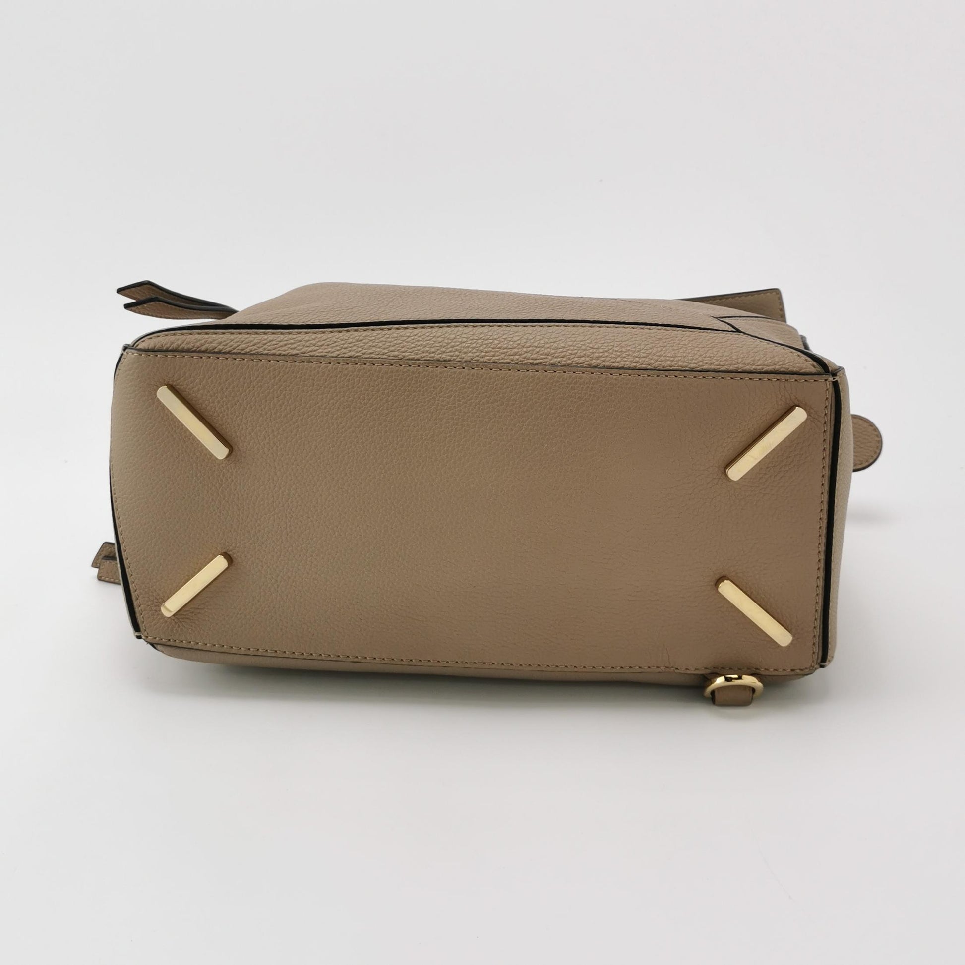 Loewe Puzzle Medium Grained Calfskin Beige