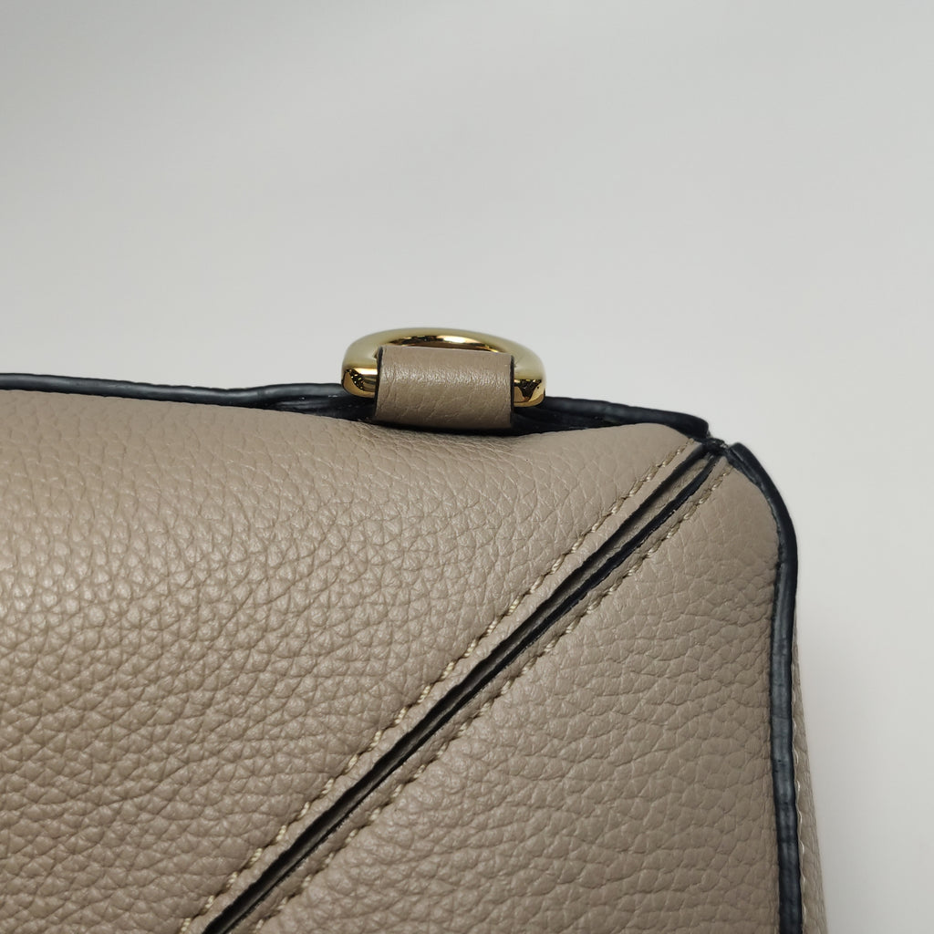 Loewe Puzzle Medium Grained Calfskin Beige