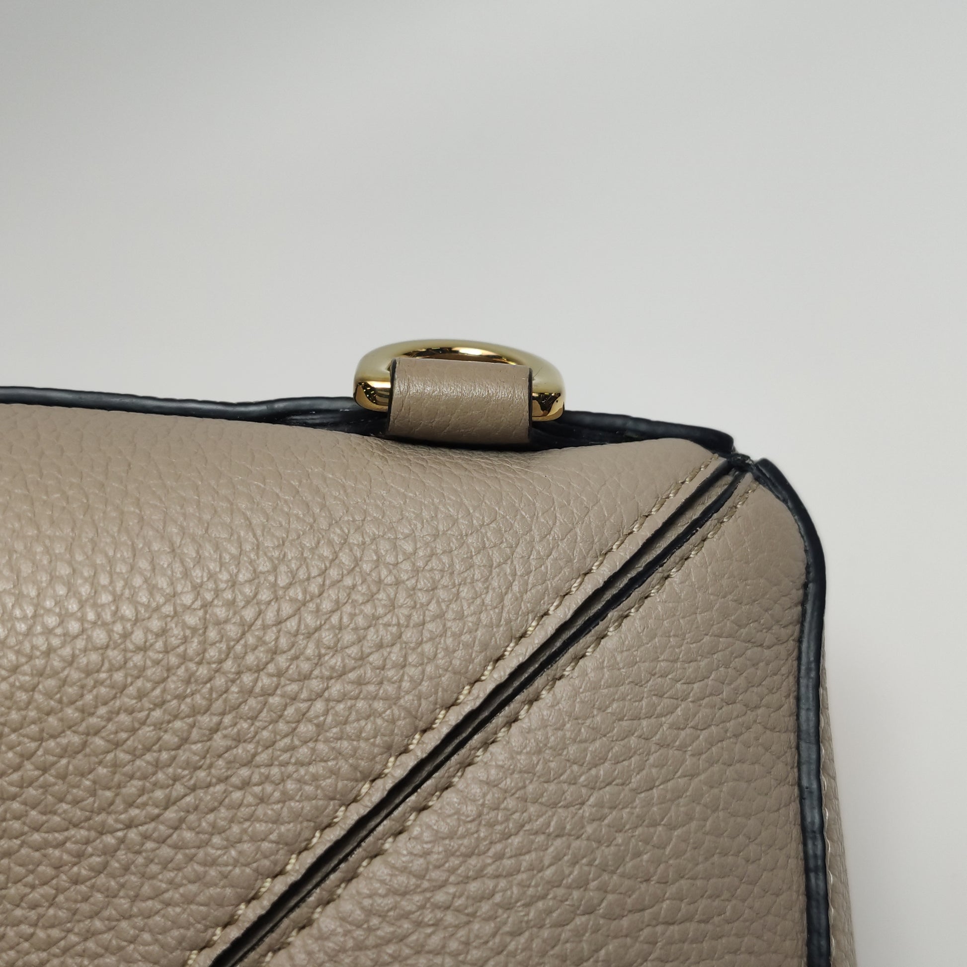 Loewe Puzzle Medium Grained Calfskin Beige