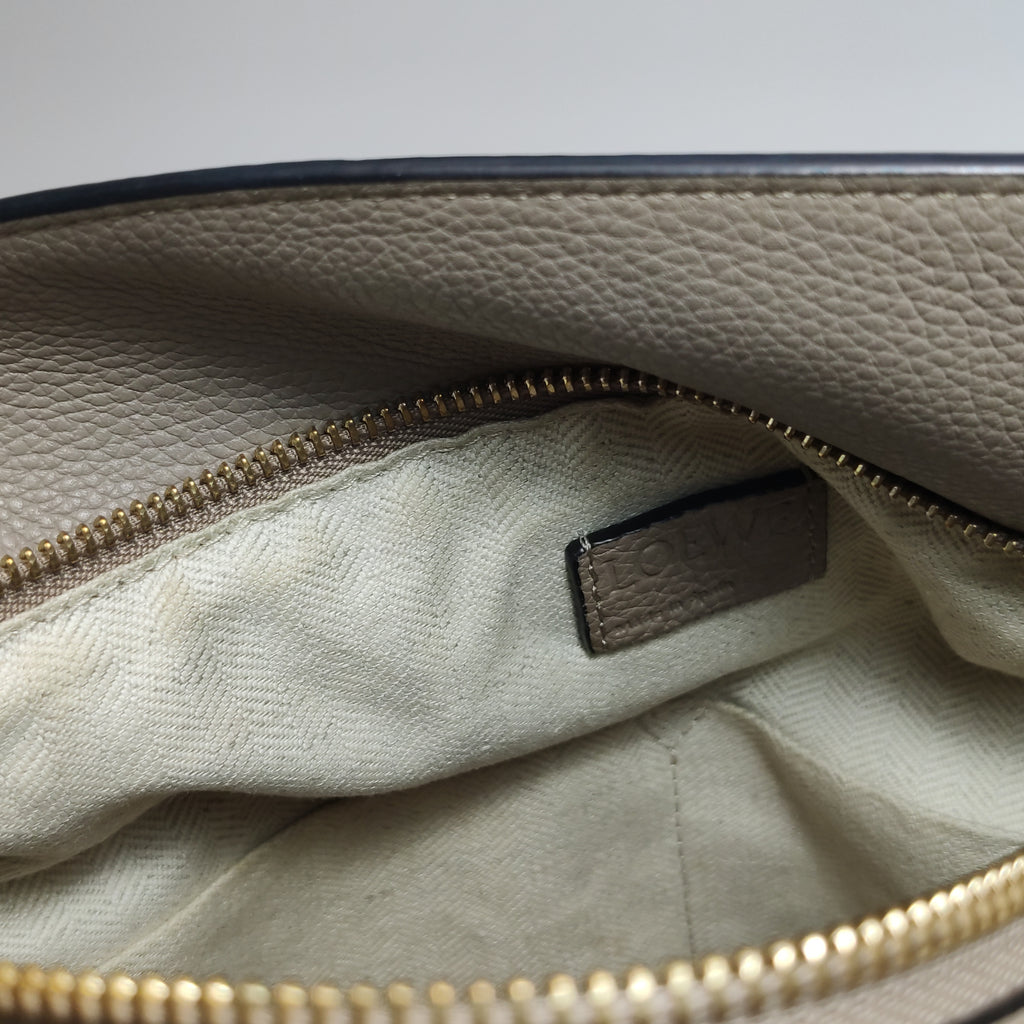 Loewe Puzzle Medium Grained Calfskin Beige