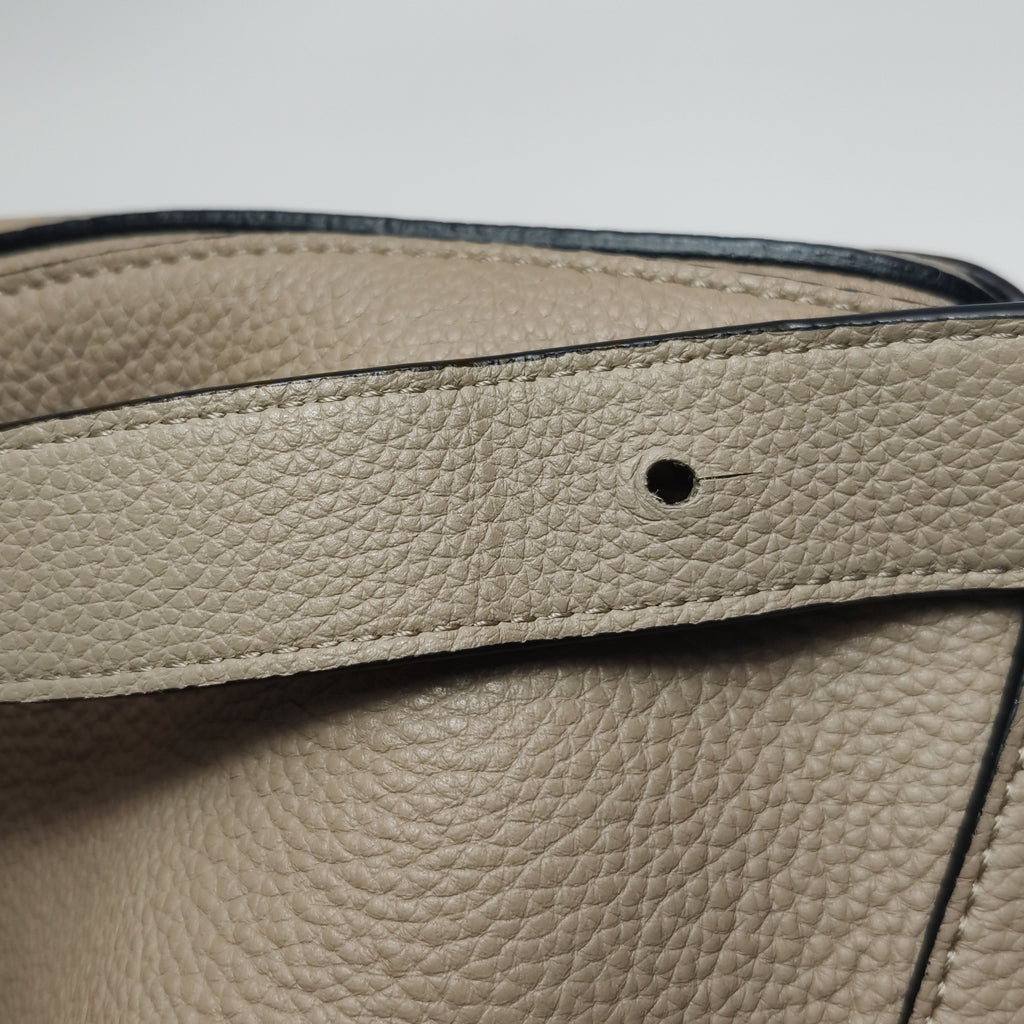 Loewe Puzzle Medium Grained Calfskin Beige