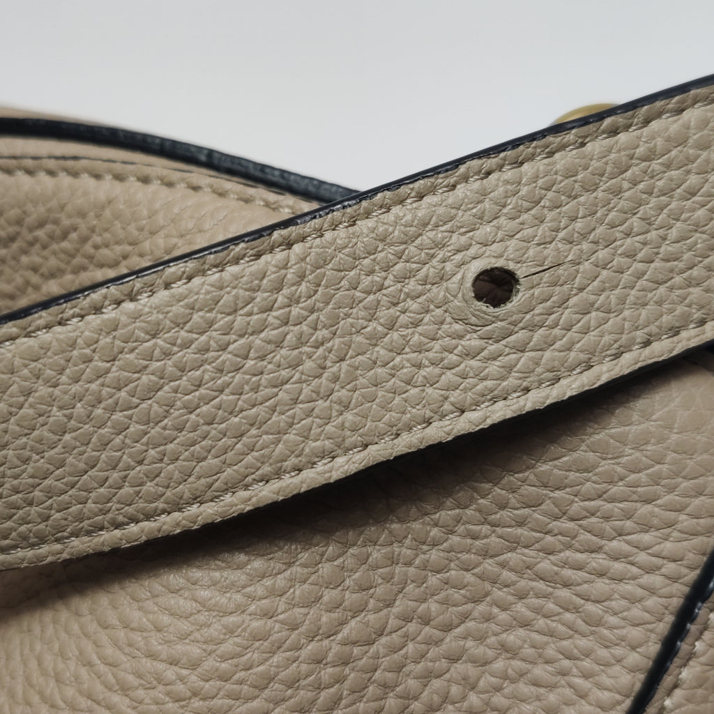 Loewe Puzzle Medium Grained Calfskin Beige