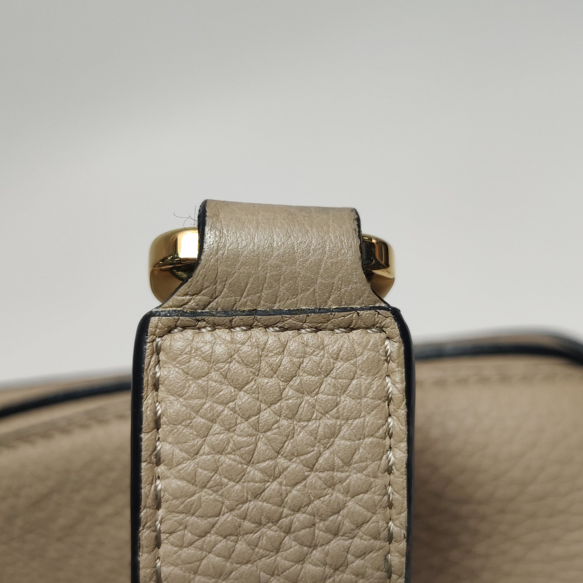 Loewe Puzzle Medium Grained Calfskin Beige