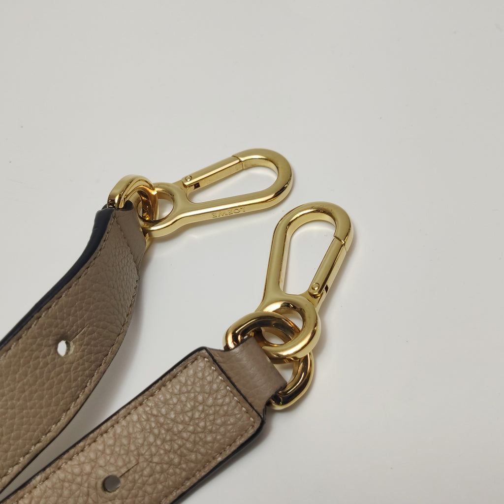 Loewe Puzzle Medium Grained Calfskin Beige