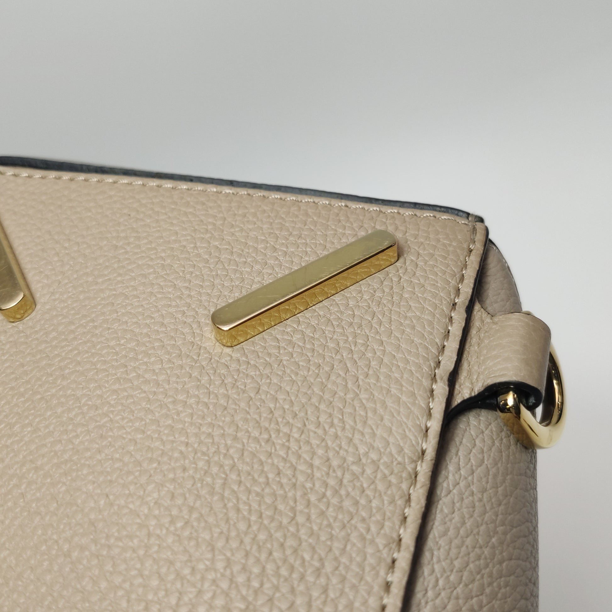 Loewe Puzzle Medium Grained Calfskin Beige