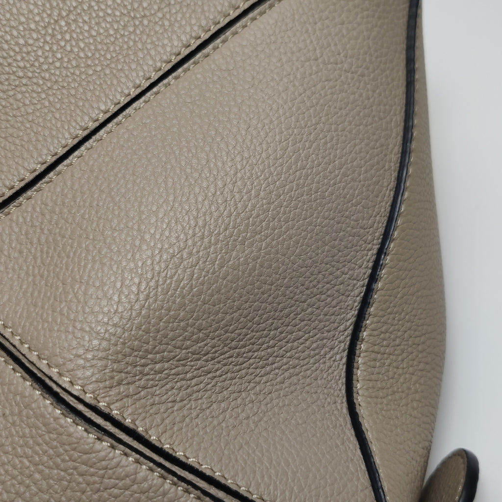 Loewe Puzzle Medium Grained Calfskin Beige