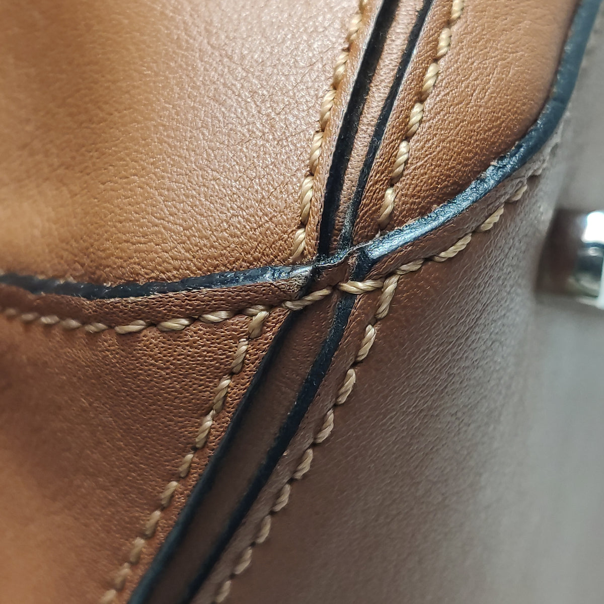 Loewe Puzzle Large Calfskin Tan