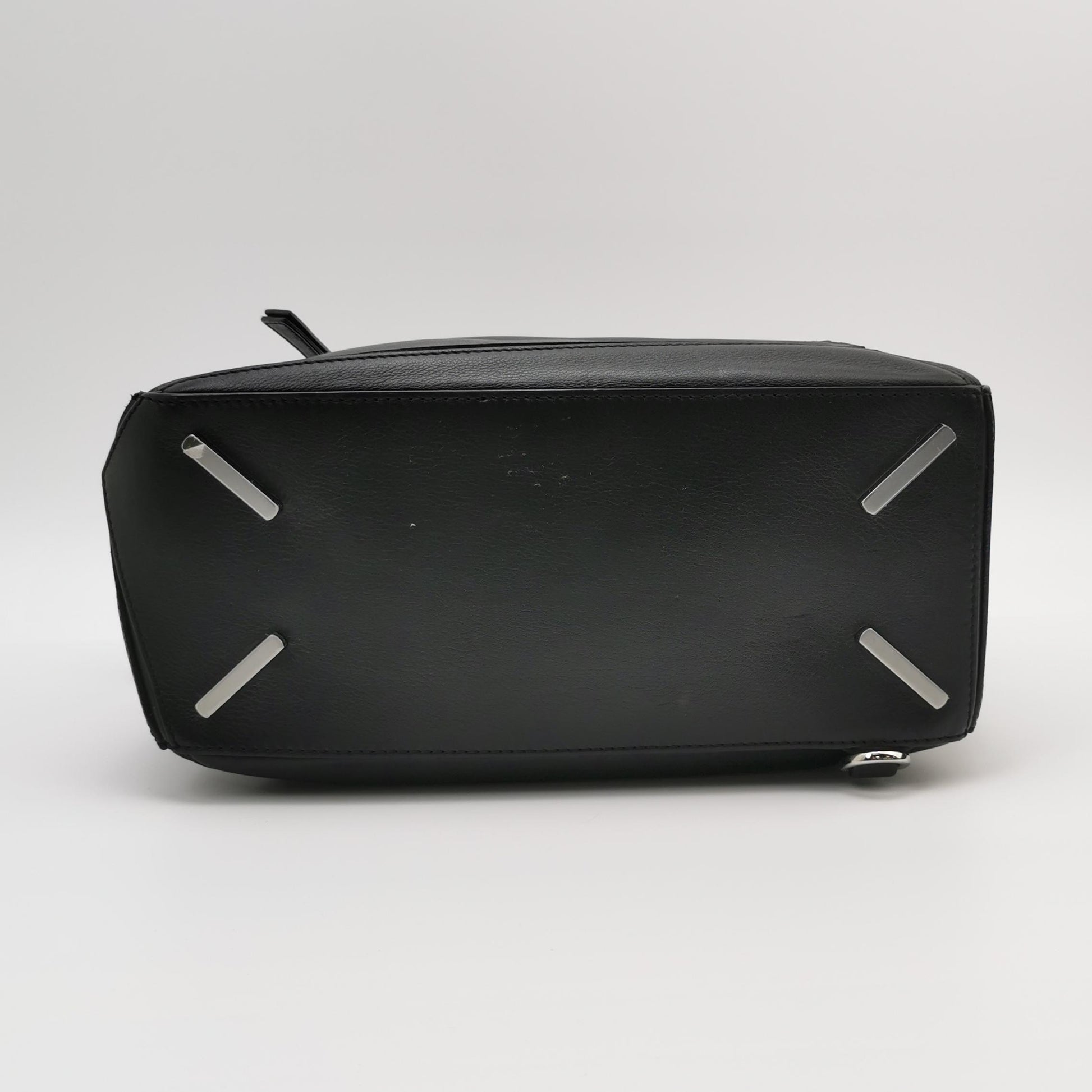 Loewe Puzzle Medium Black
