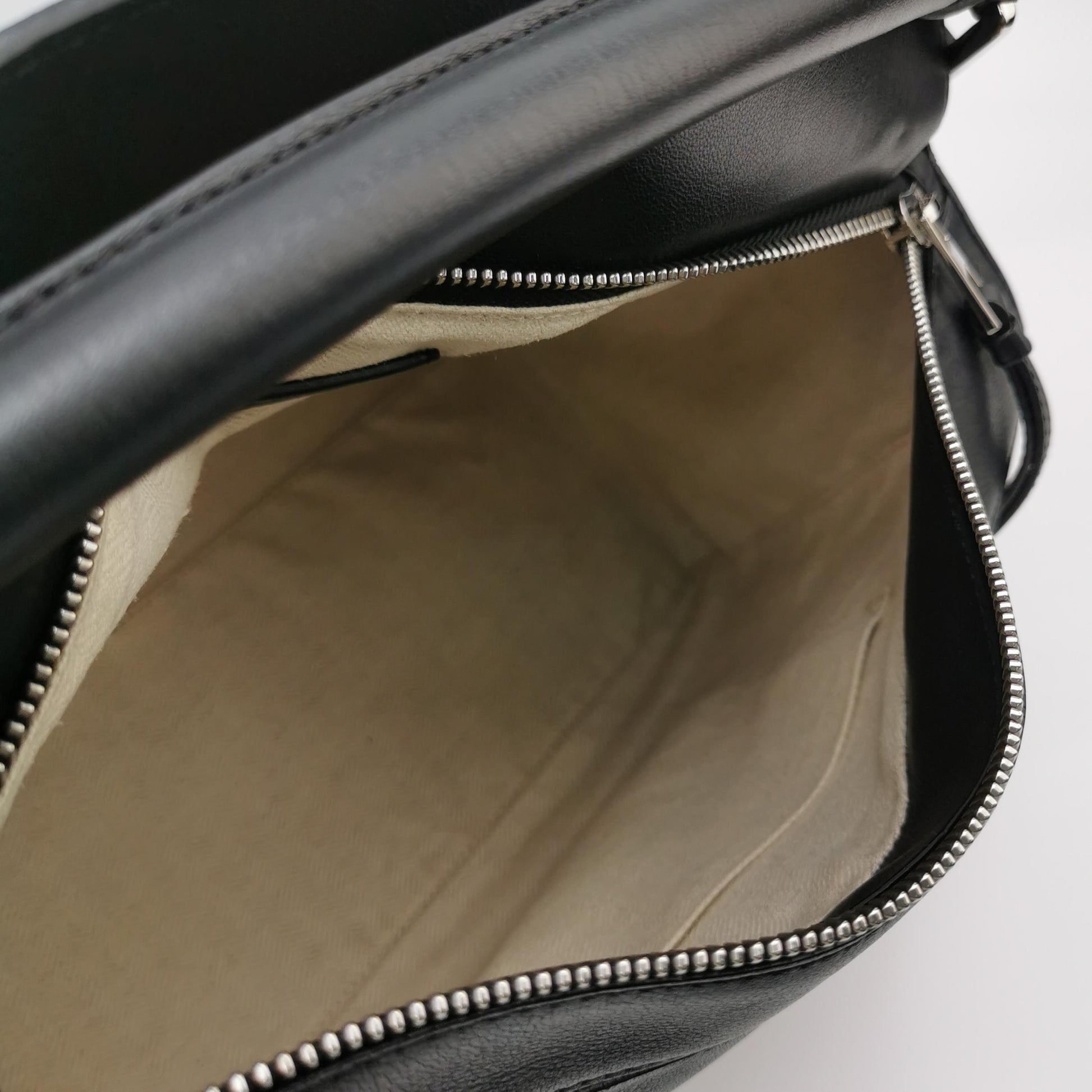 Loewe Puzzle Medium Black