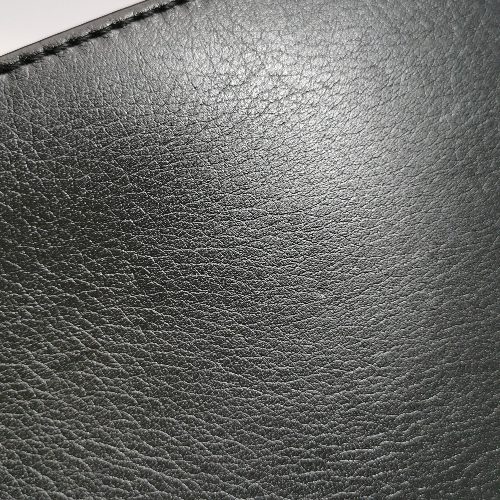 Loewe Puzzle Medium Black