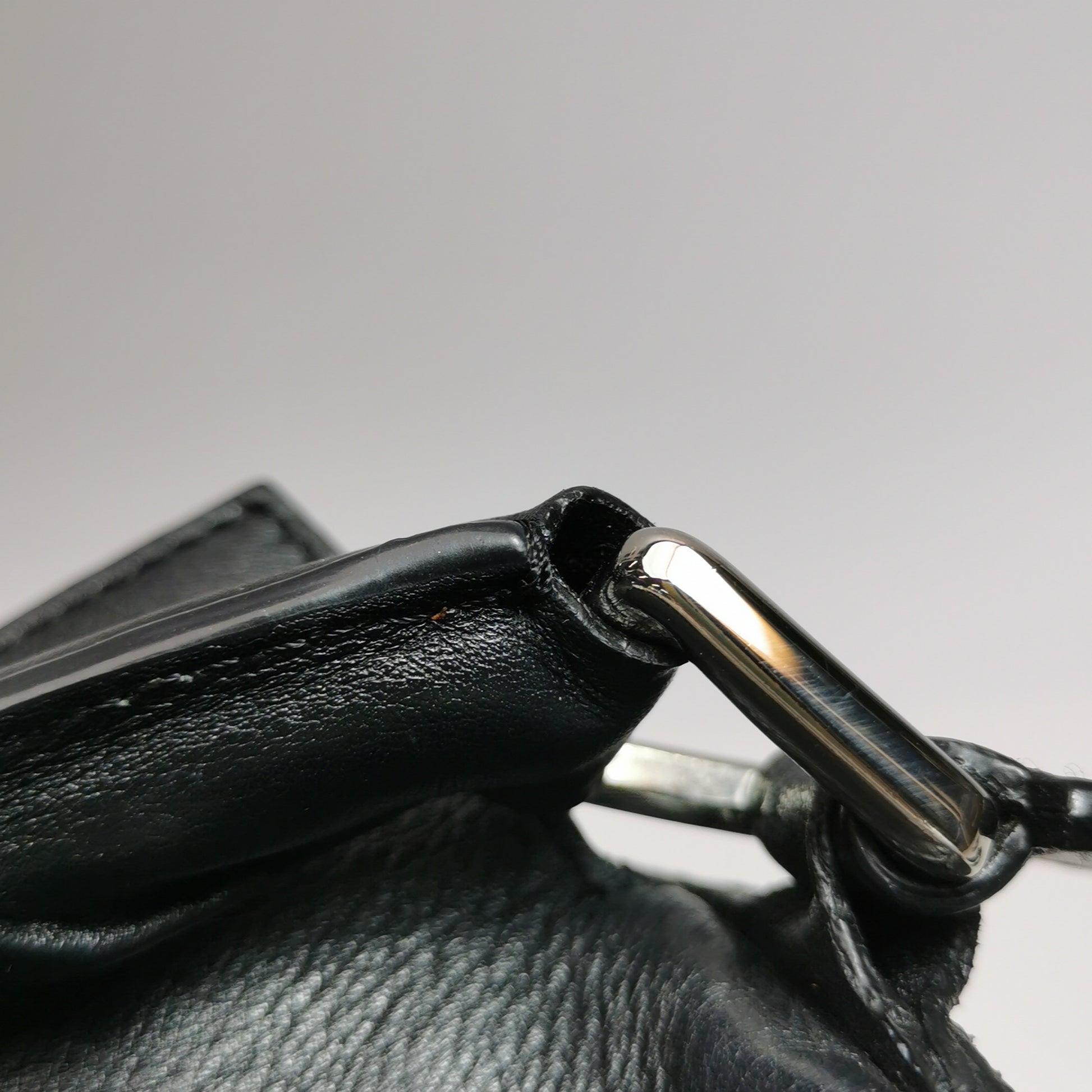Loewe Puzzle Medium Black