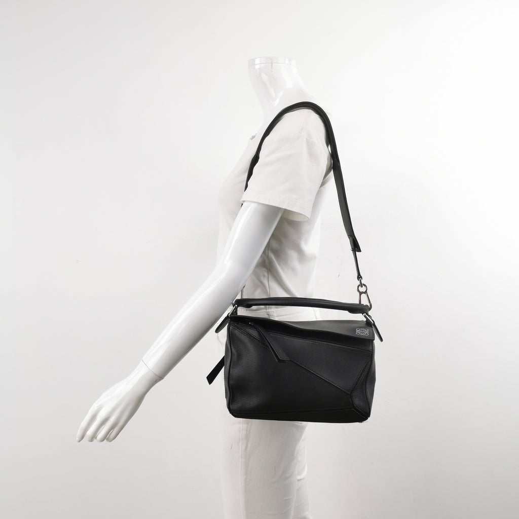 Loewe Puzzle Small Classic Calfskin Black