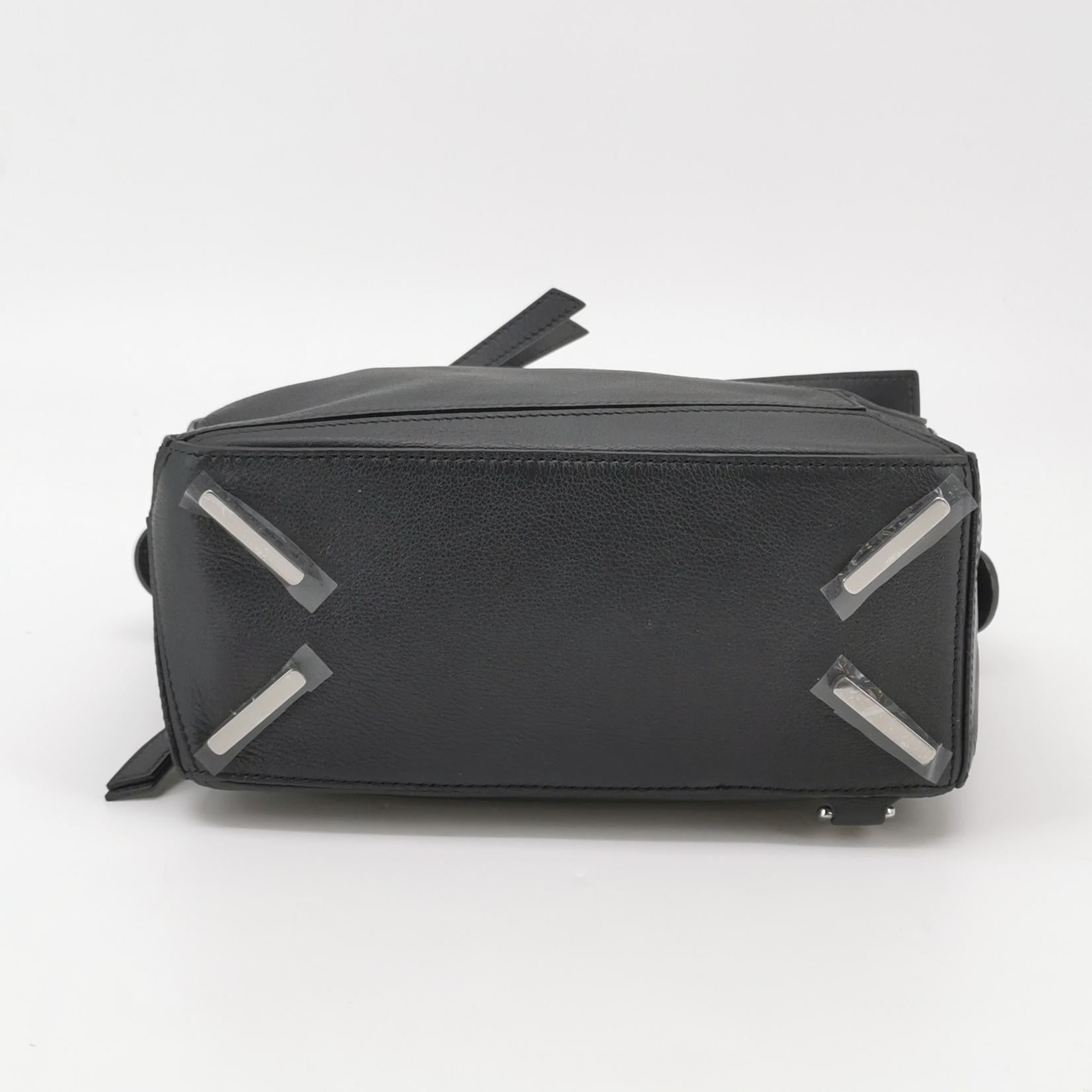 Loewe Puzzle Small Classic Calfskin Black