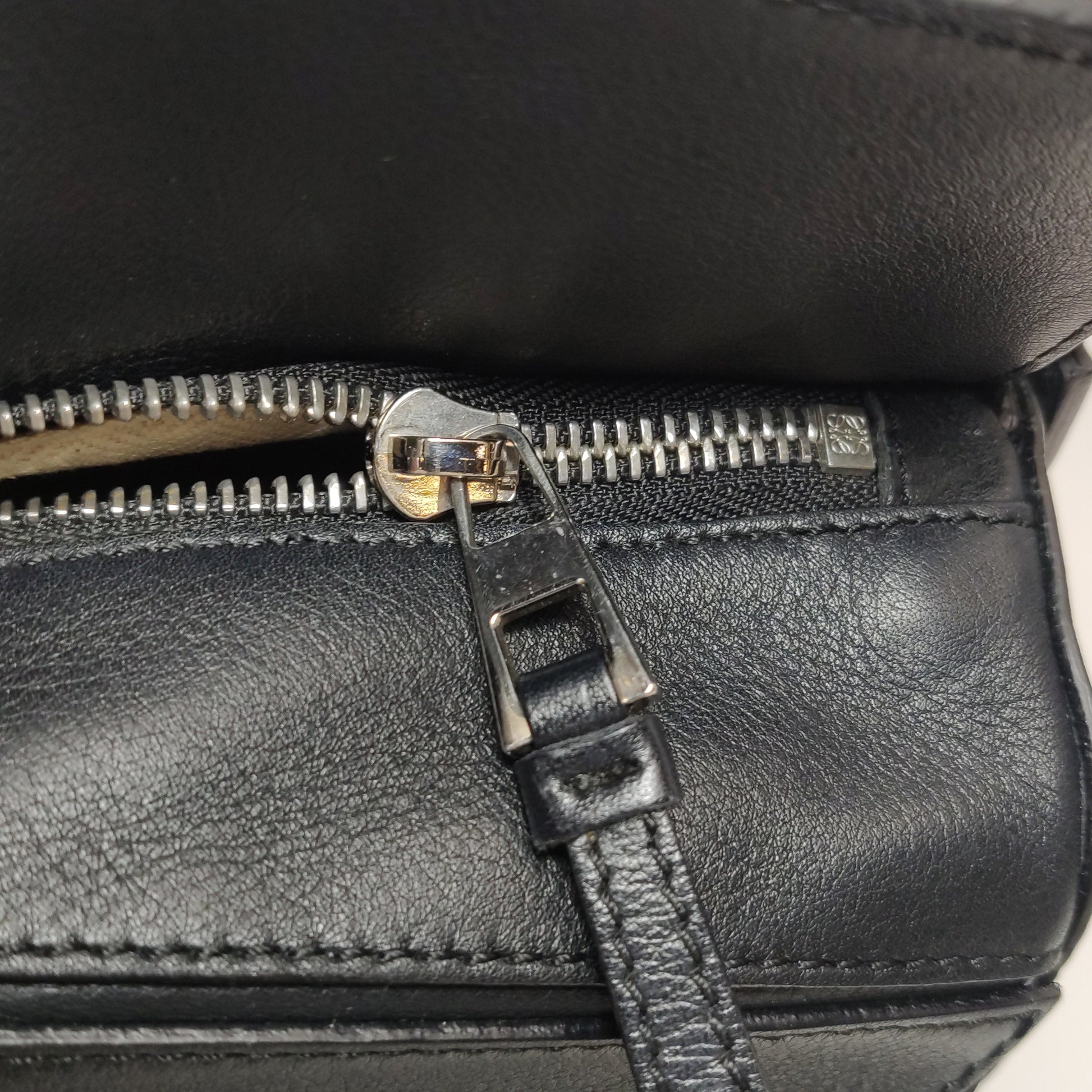 Loewe Puzzle Small Classic Calfskin Black