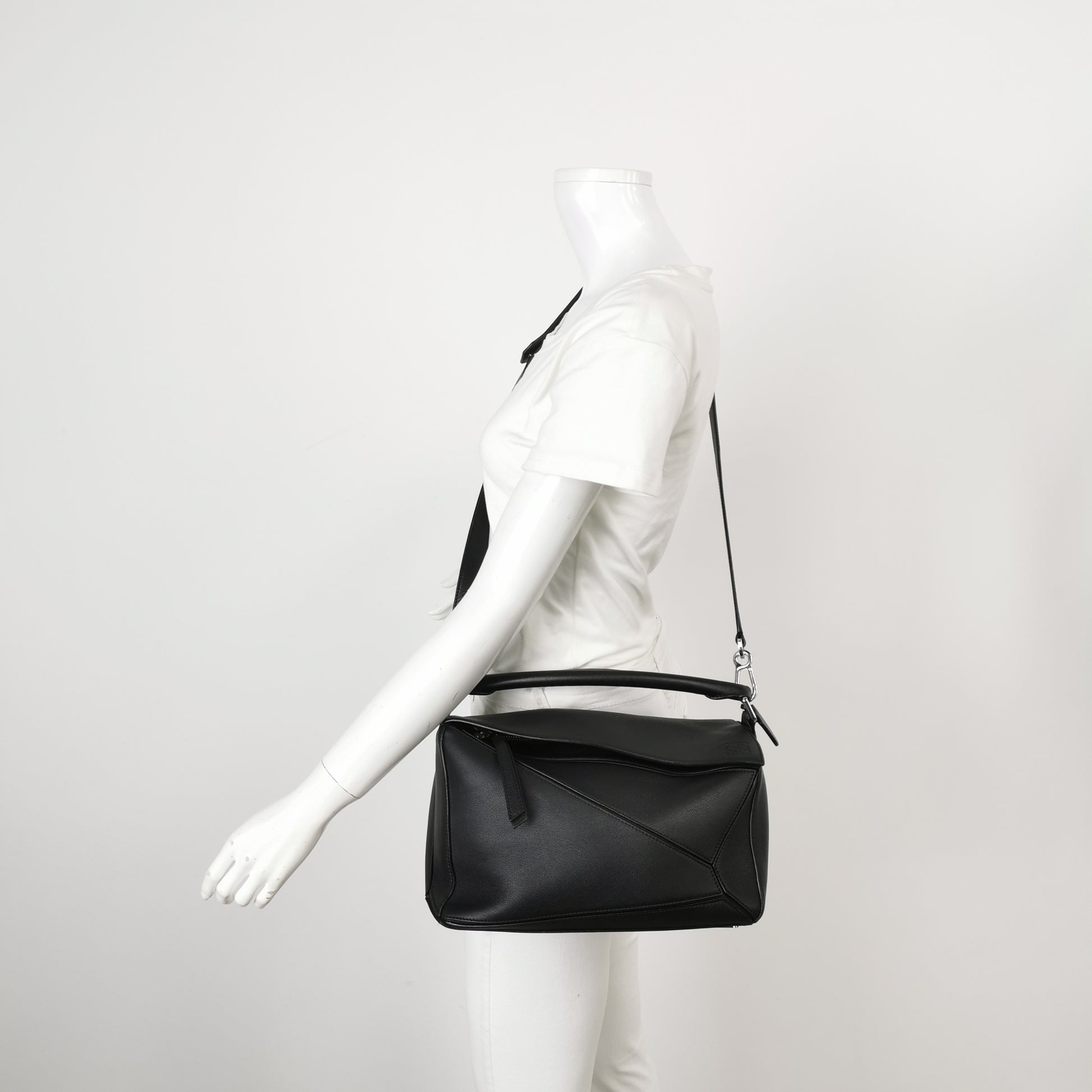 Loewe Puzzle Medium Classic Calfskin Black SHW