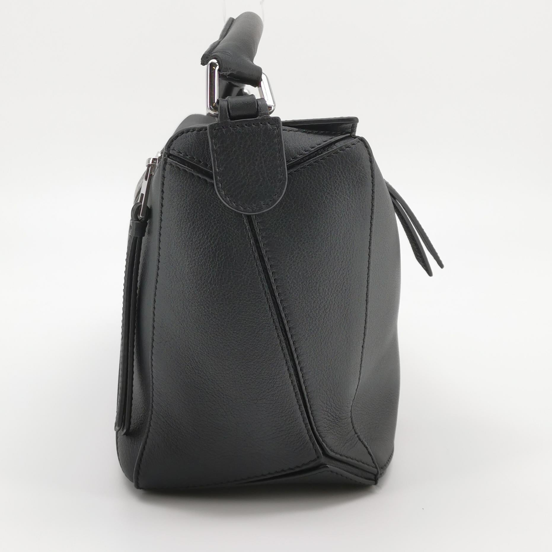 Loewe Puzzle Medium Classic Calfskin Black SHW