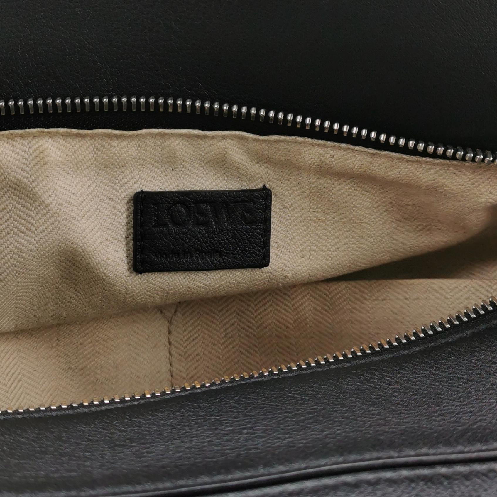 Loewe Puzzle Medium Classic Calfskin Black SHW