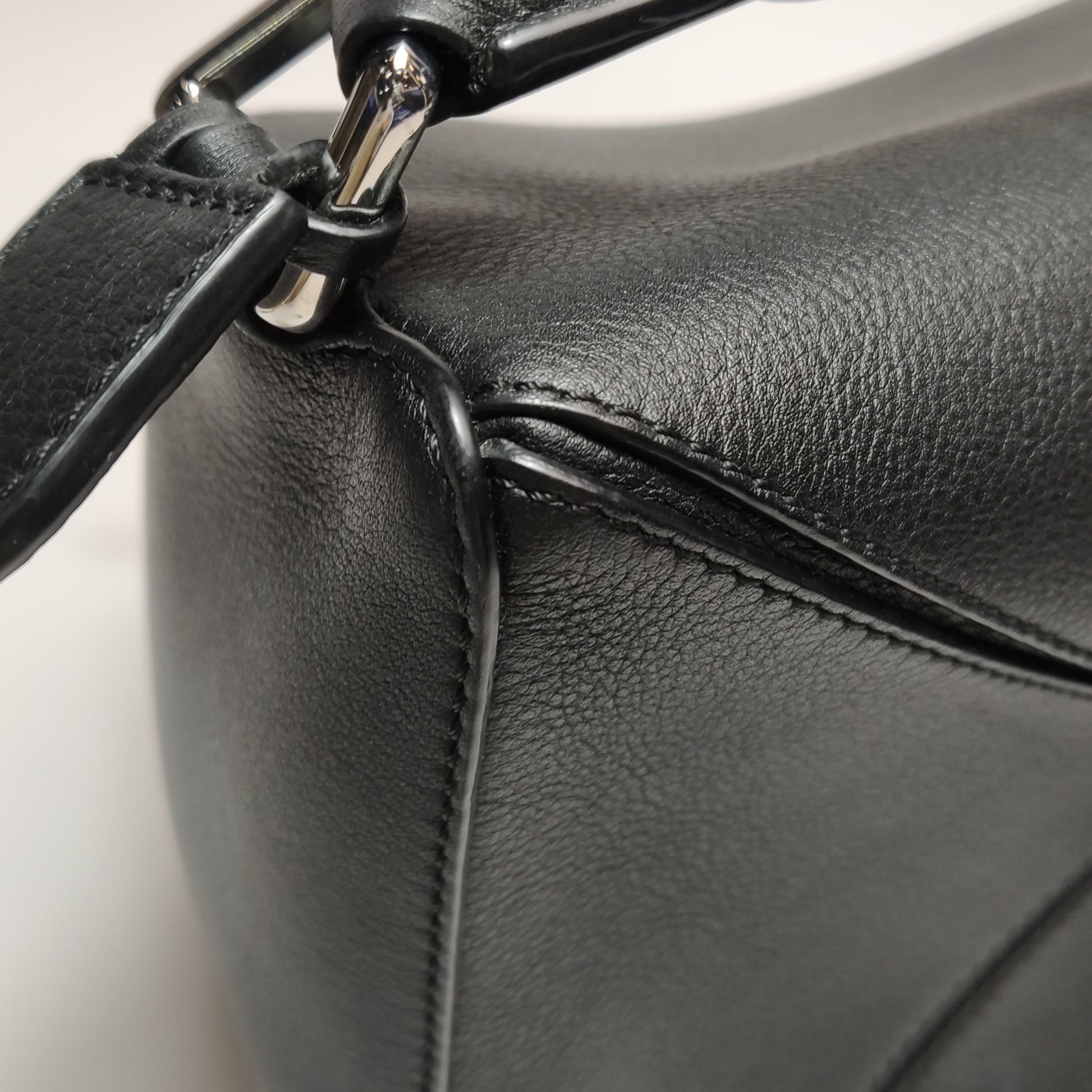 Loewe Puzzle Medium Classic Calfskin Black SHW