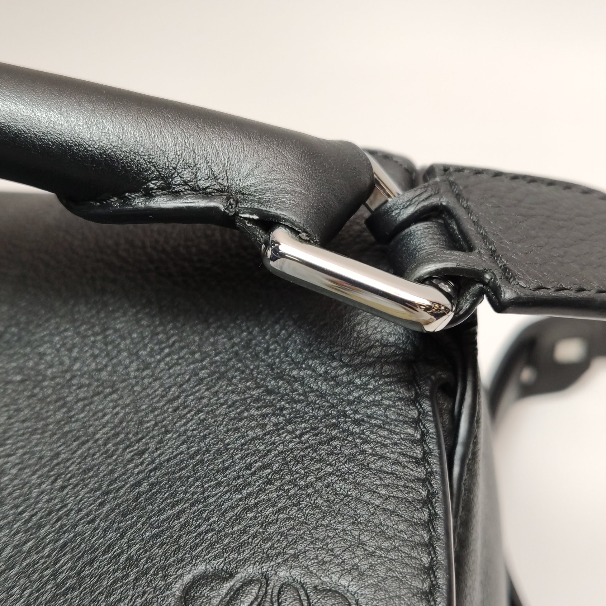 Loewe Puzzle Medium Classic Calfskin Black SHW