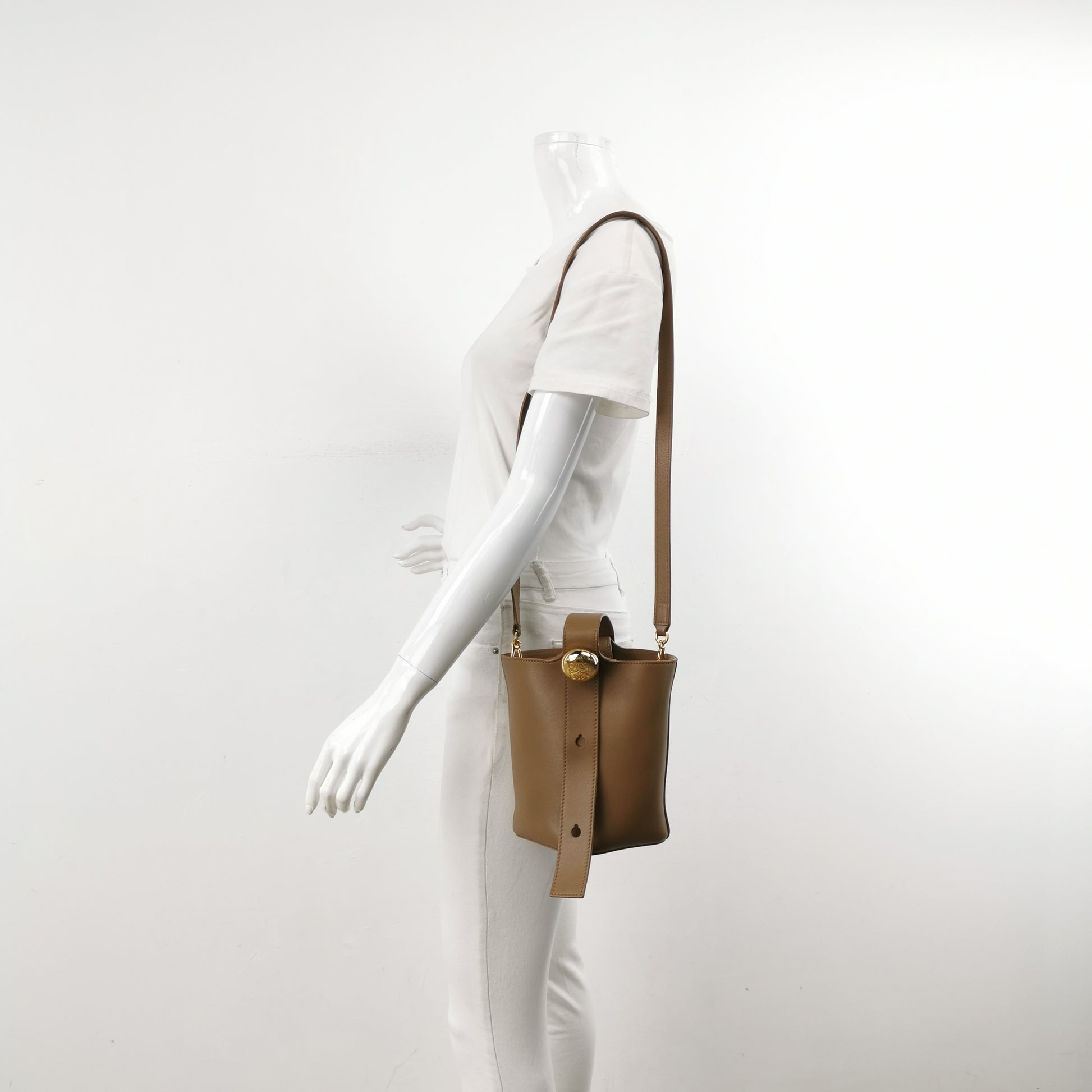 Loewe Pebble Bucket Mini Smooth Calfskin Oak