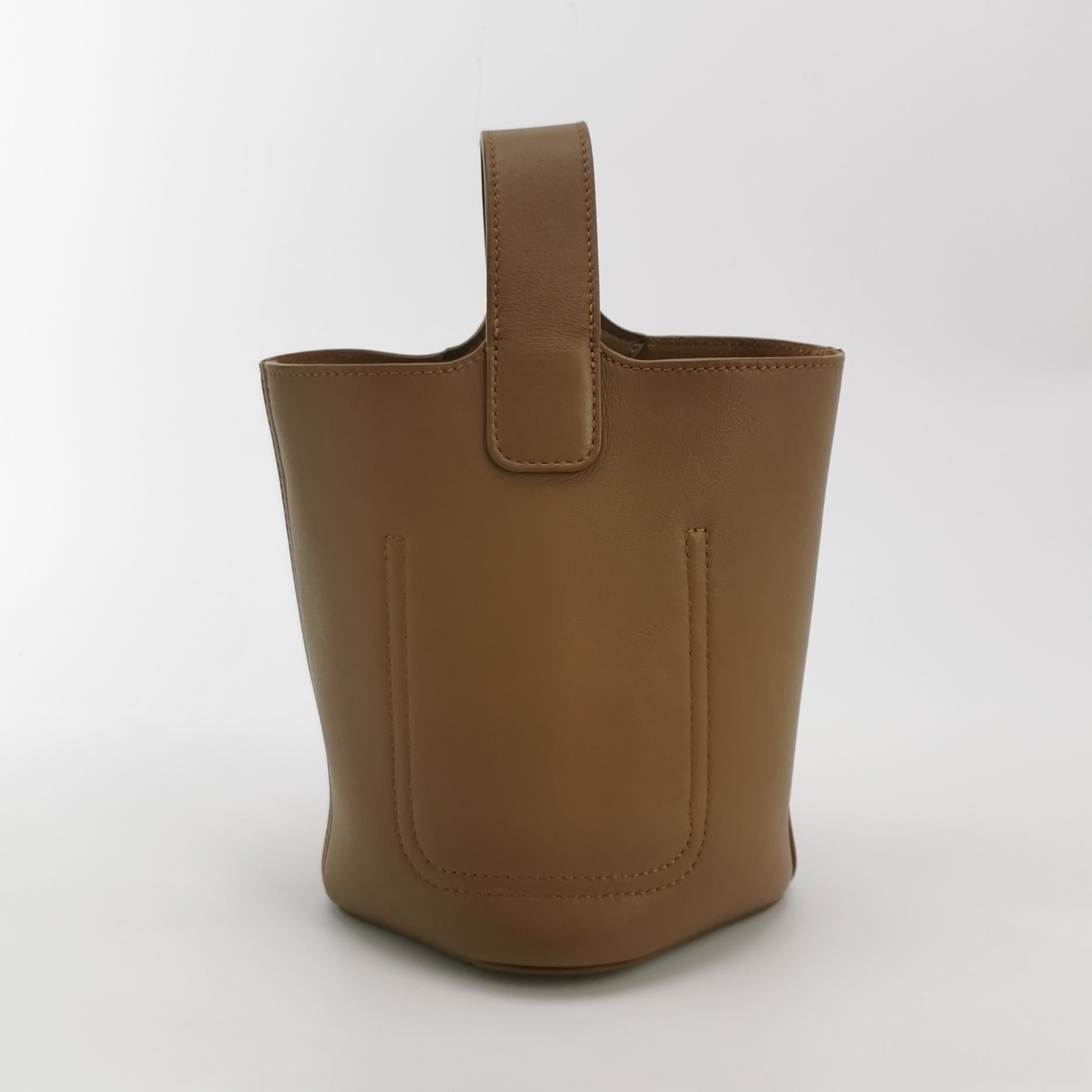 Loewe Pebble Bucket Mini Smooth Calfskin Oak
