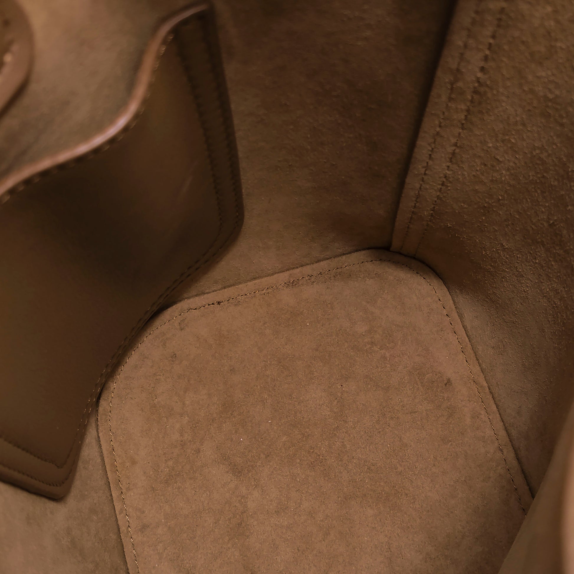 Loewe Pebble Bucket Mini Smooth Calfskin Oak
