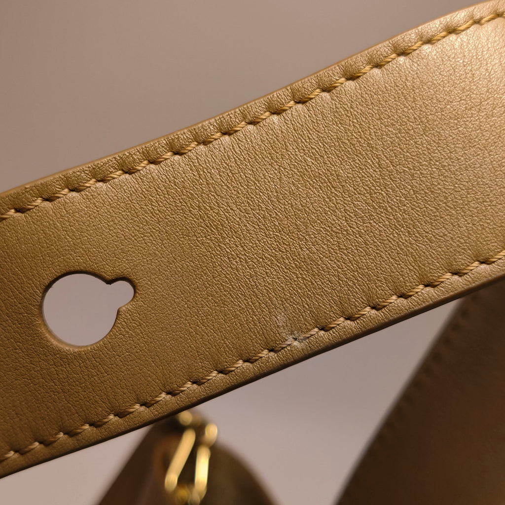 Loewe Pebble Bucket Mini Smooth Calfskin Oak