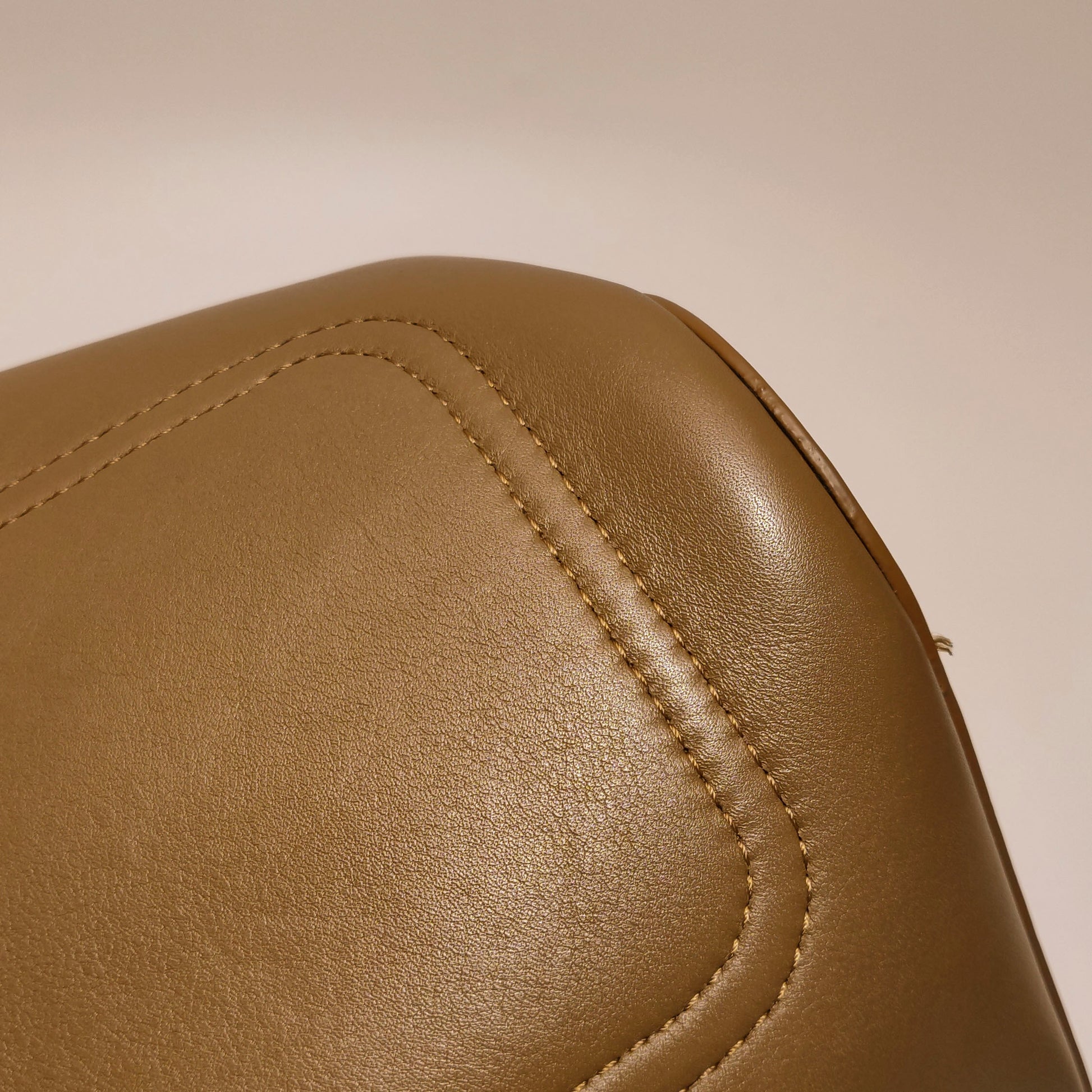 Loewe Pebble Bucket Mini Smooth Calfskin Oak