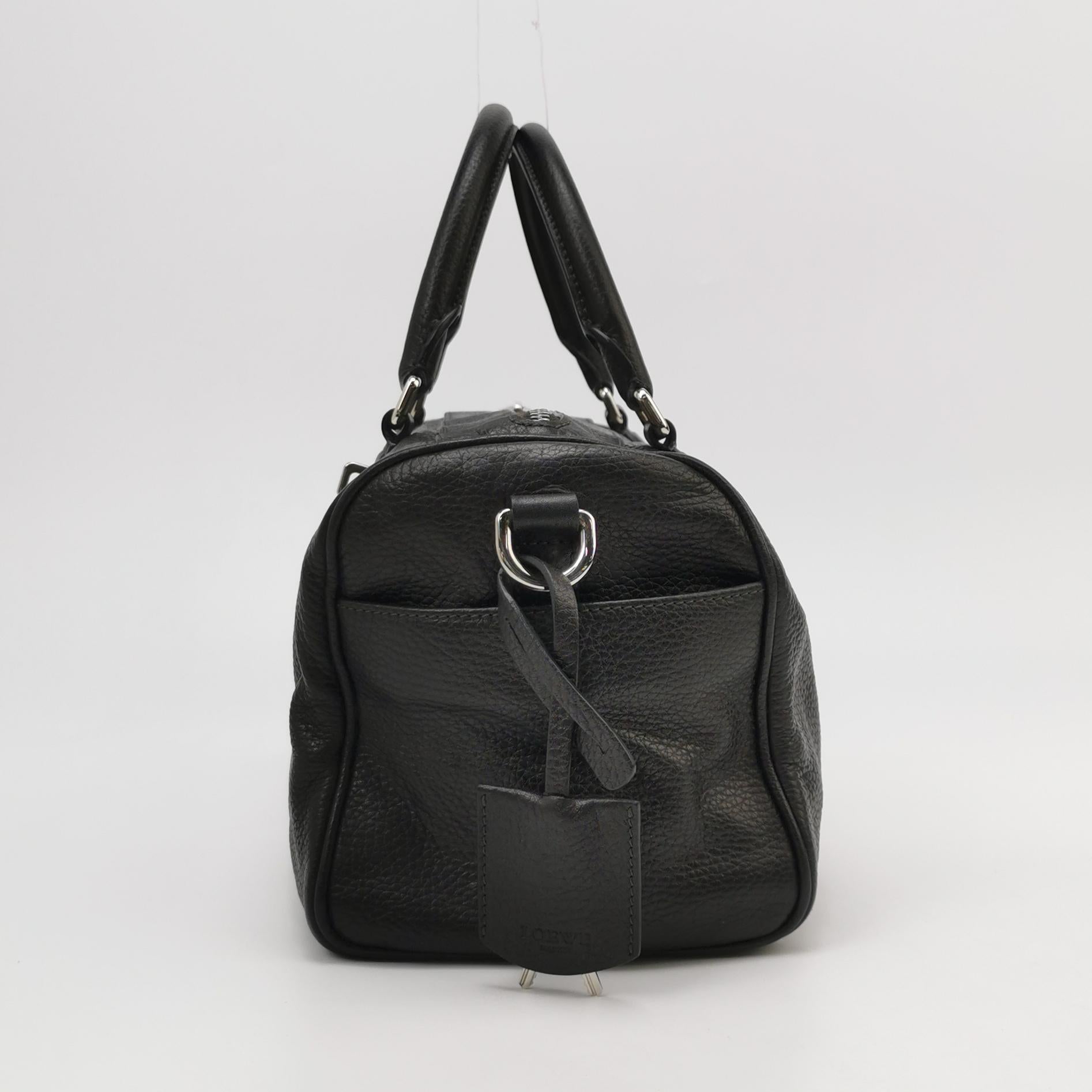 Loewe Amazona East West Duffle Grained