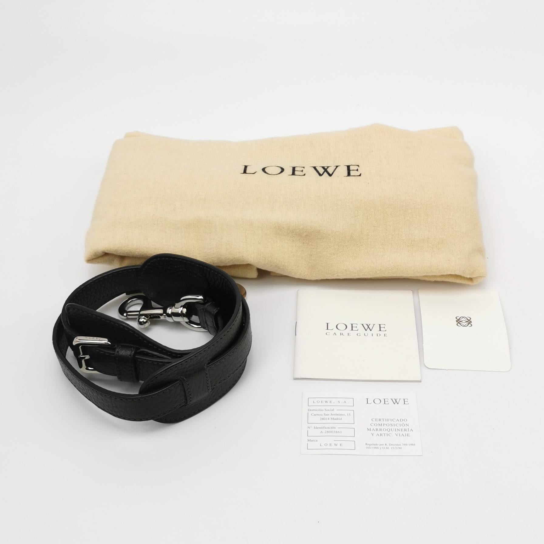 Loewe Amazona East West Duffle Grained