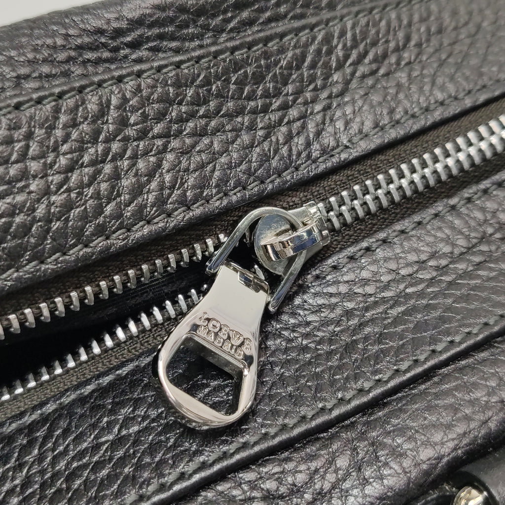 Loewe Amazona East West Duffle Grained