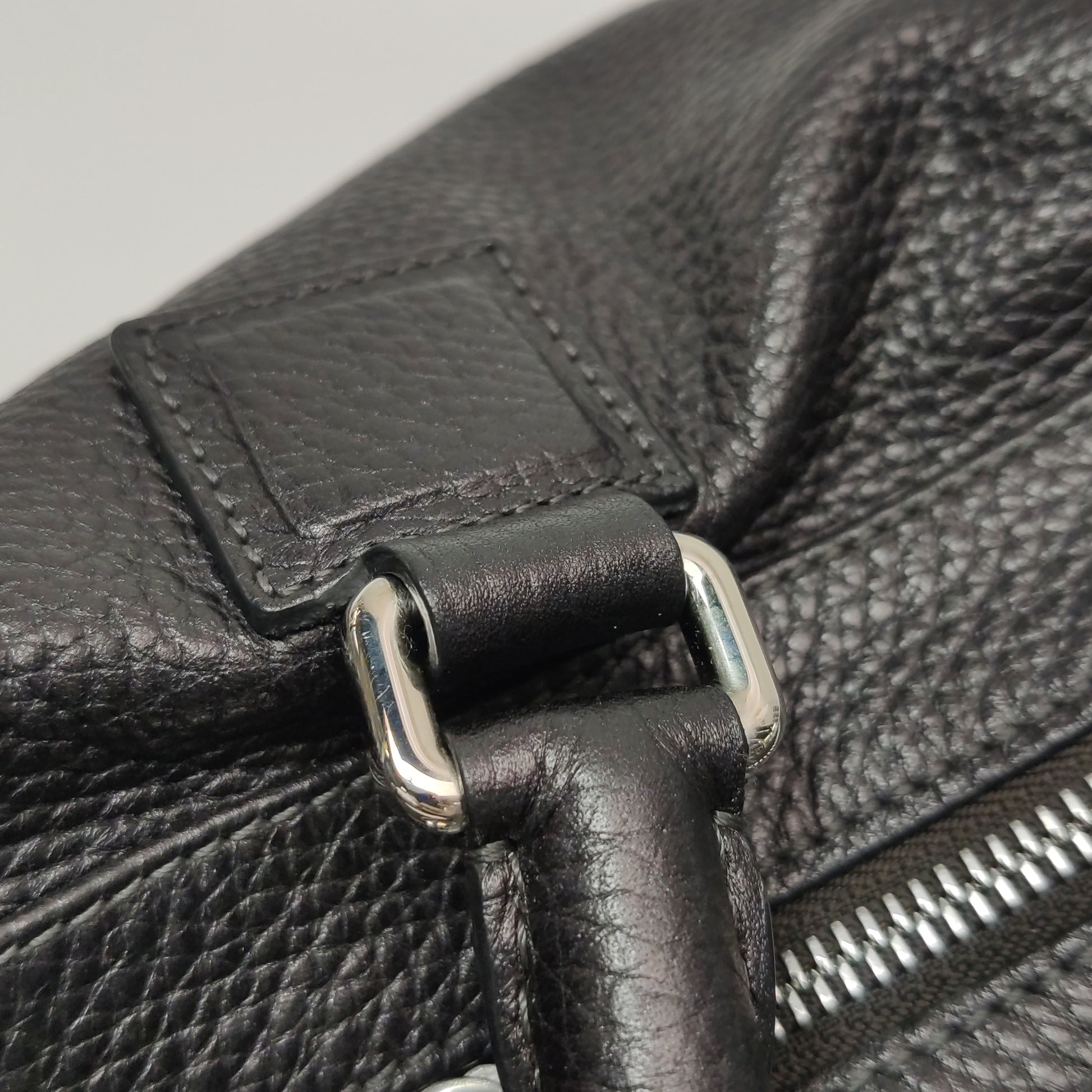 Loewe Amazona East West Duffle Grained