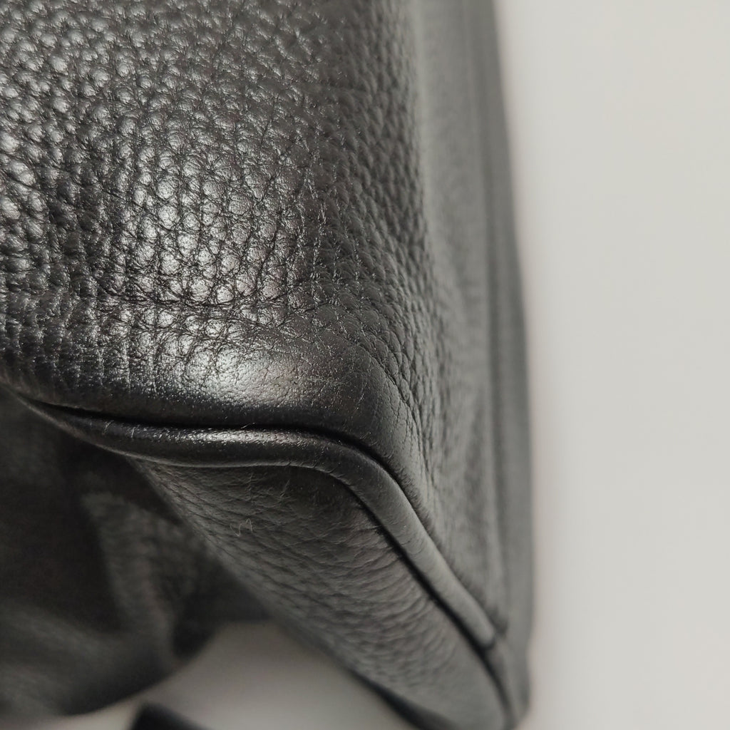 Loewe Amazona East West Duffle Grained