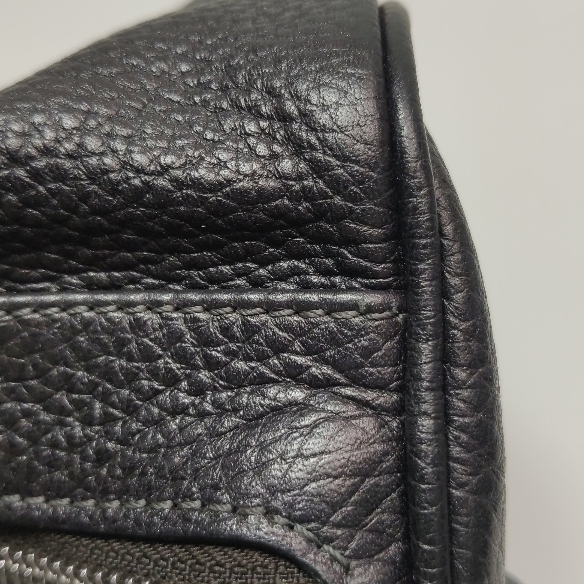 Loewe Amazona East West Duffle Grained