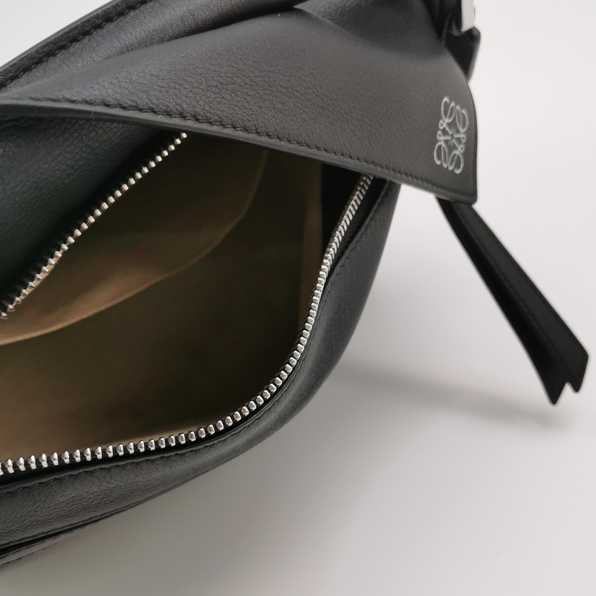 Loewe Puzzle Small Classic Calfskin Black SHW