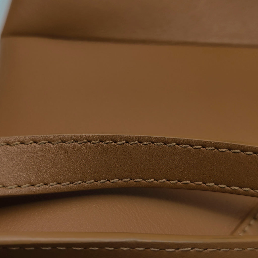 Loewe Puzzle Fold Medium Caramel