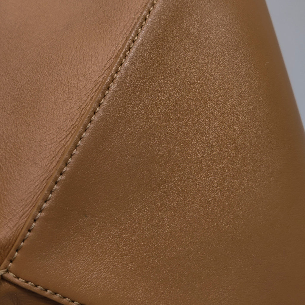 Loewe Puzzle Fold Medium Caramel
