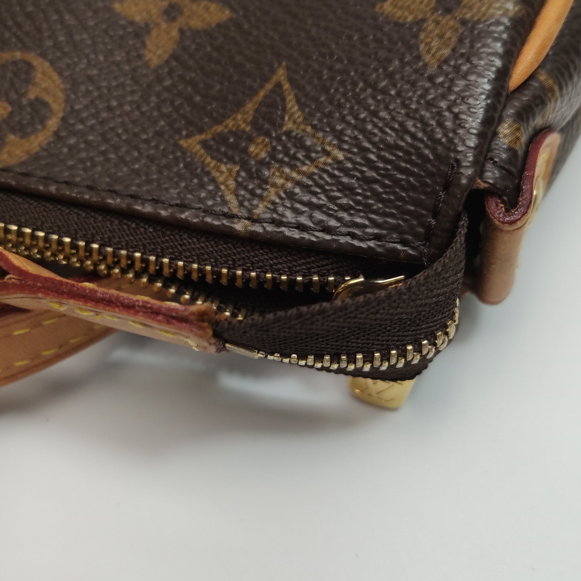Louis Vuitton Eva Clutch Monogram