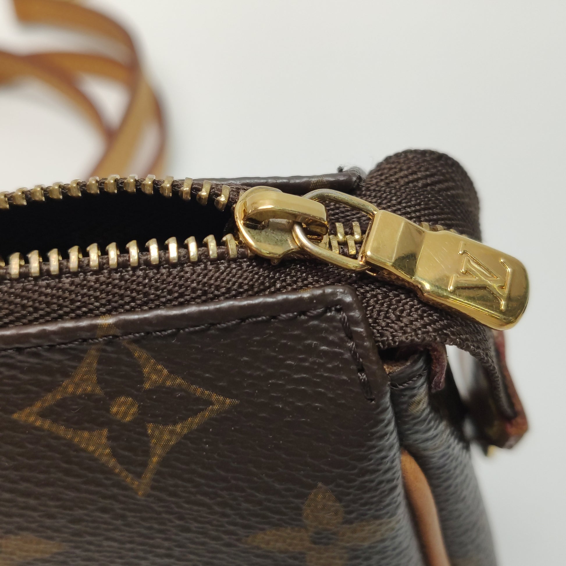 Louis Vuitton Eva Clutch Monogram