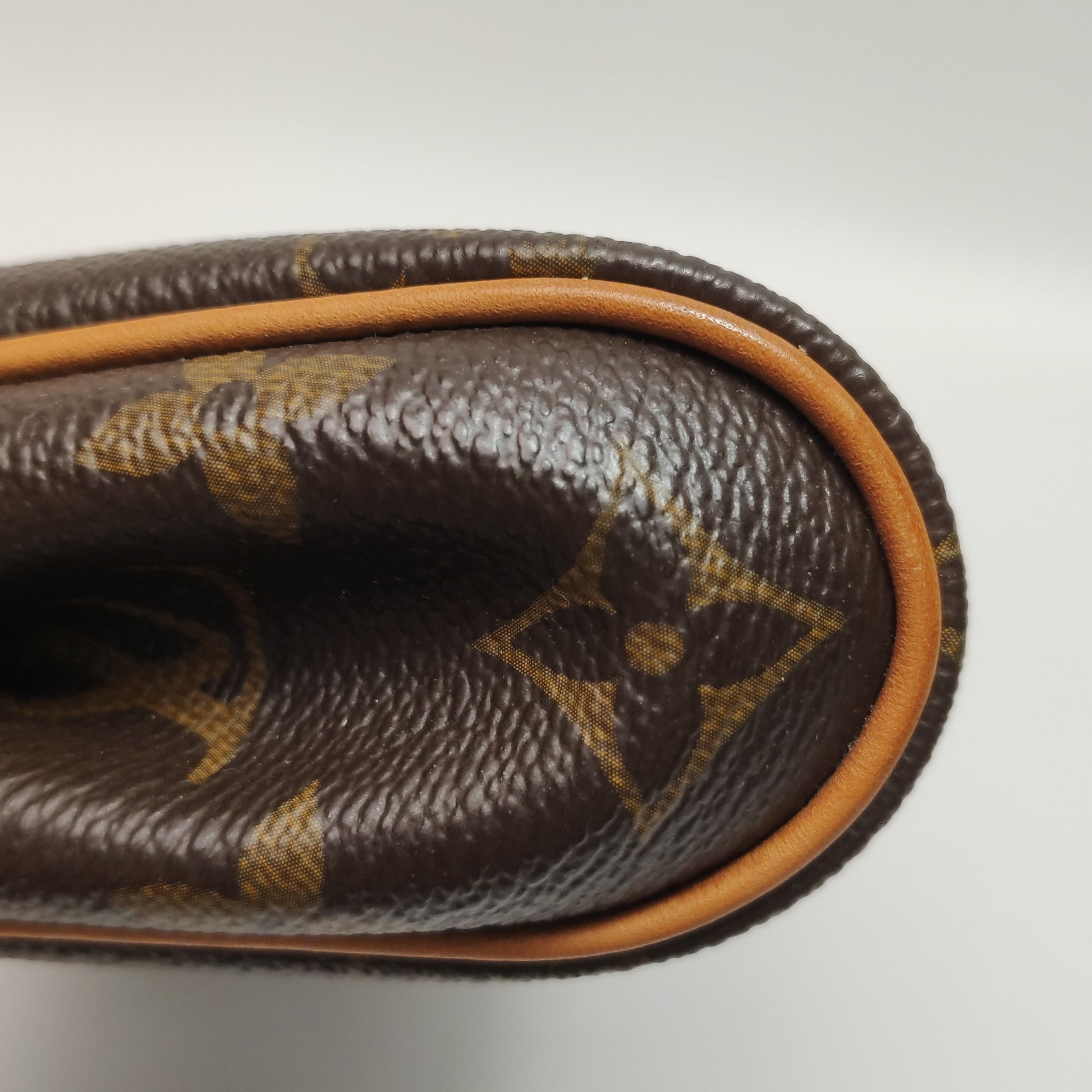 Louis Vuitton Eva Clutch Monogram