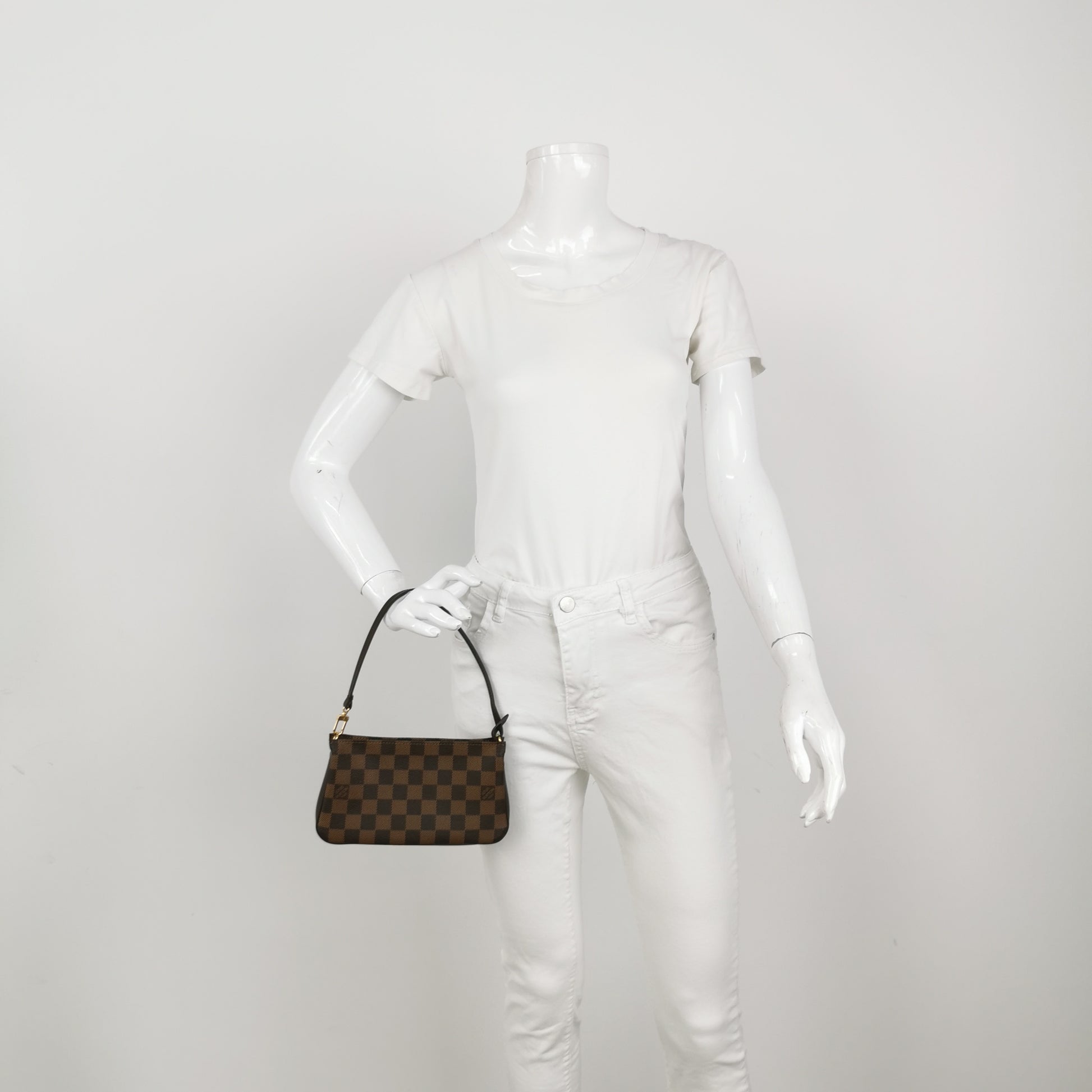 Louis Vuitton Navona Pochette Damier Ebene
