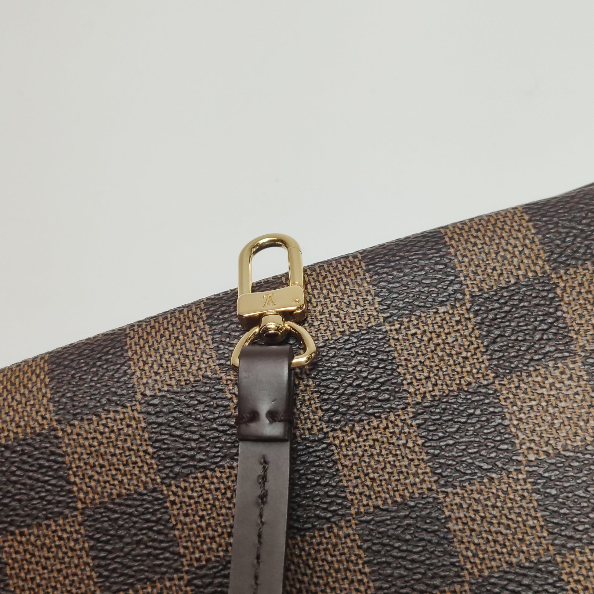 Louis Vuitton Navona Pochette Damier Ebene