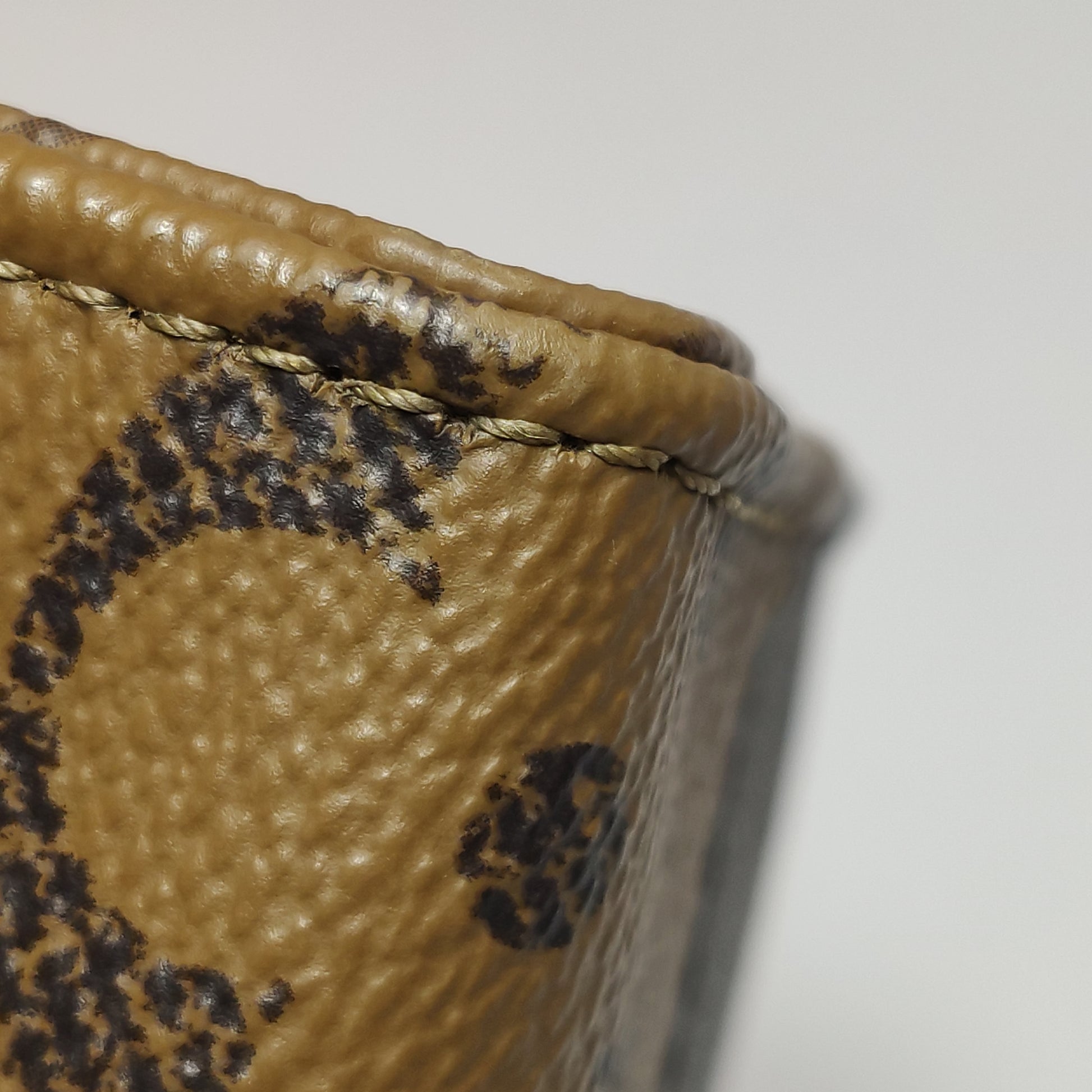 Louis Vuitton On The Go BB Reverse Monogram