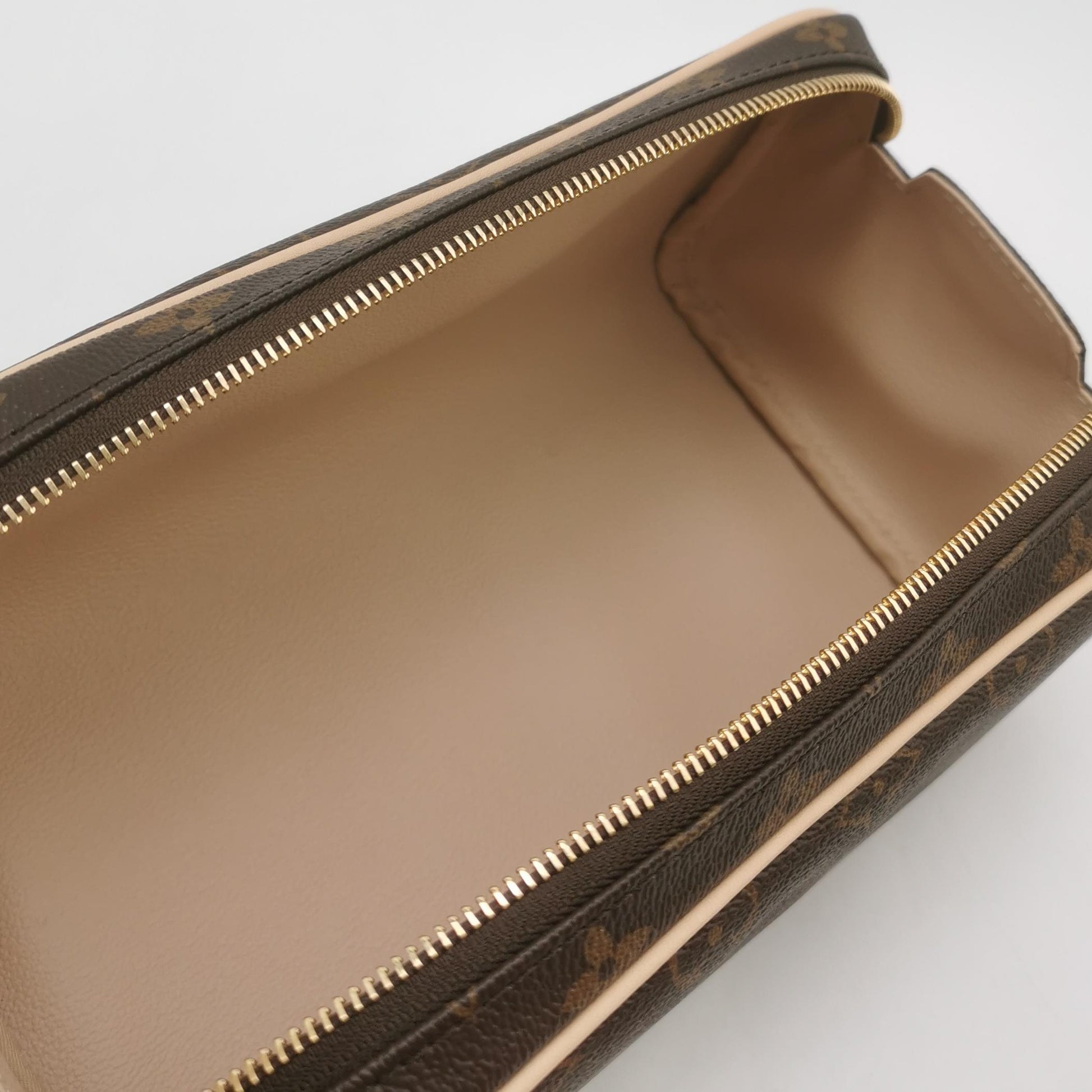 Louis Vuitton Dopp Kit Toilet Pouch Monogram