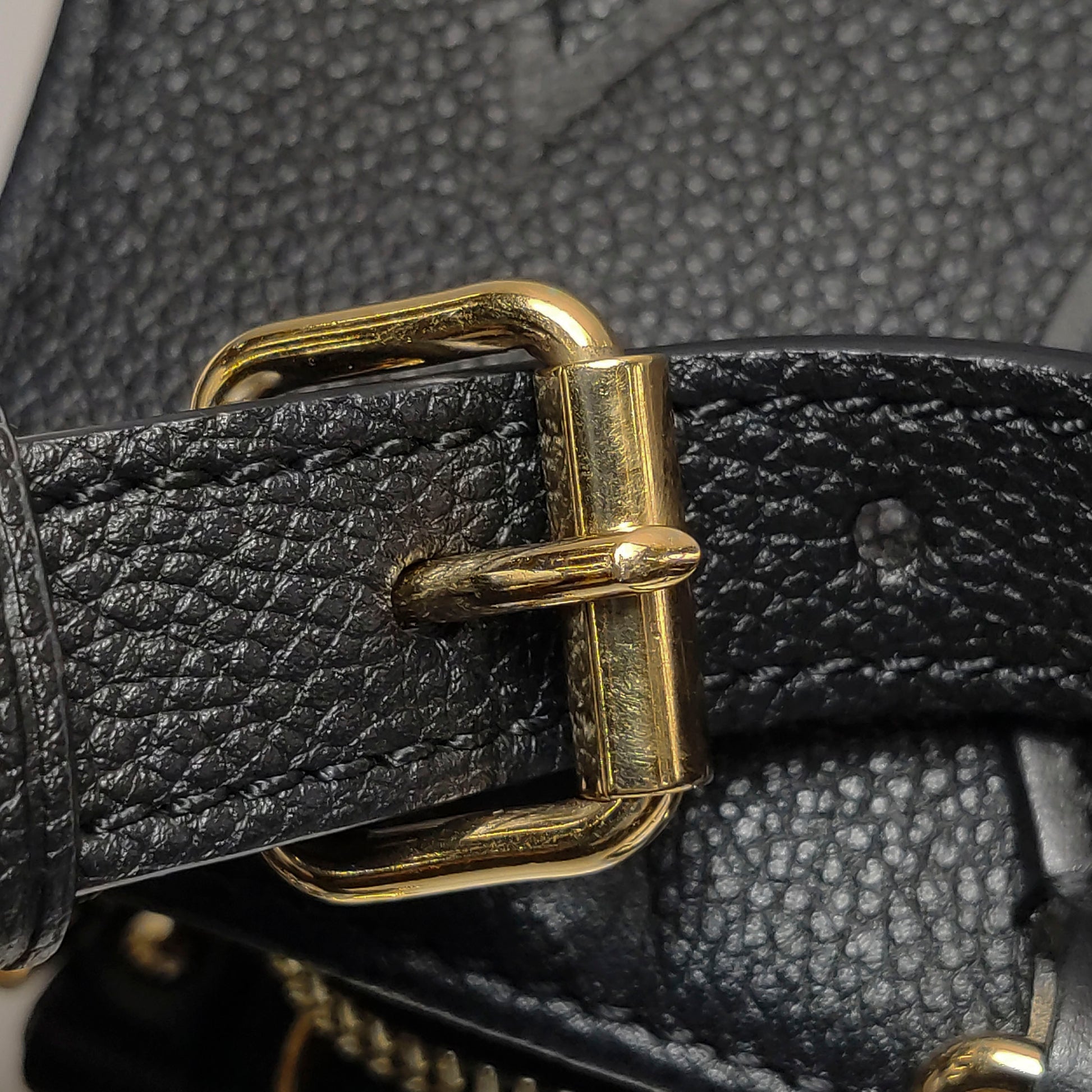 Louis Vuitton On The Go East West Empreinte