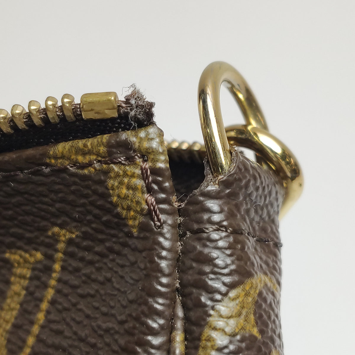 Louis Vuitton Pochette Monogram