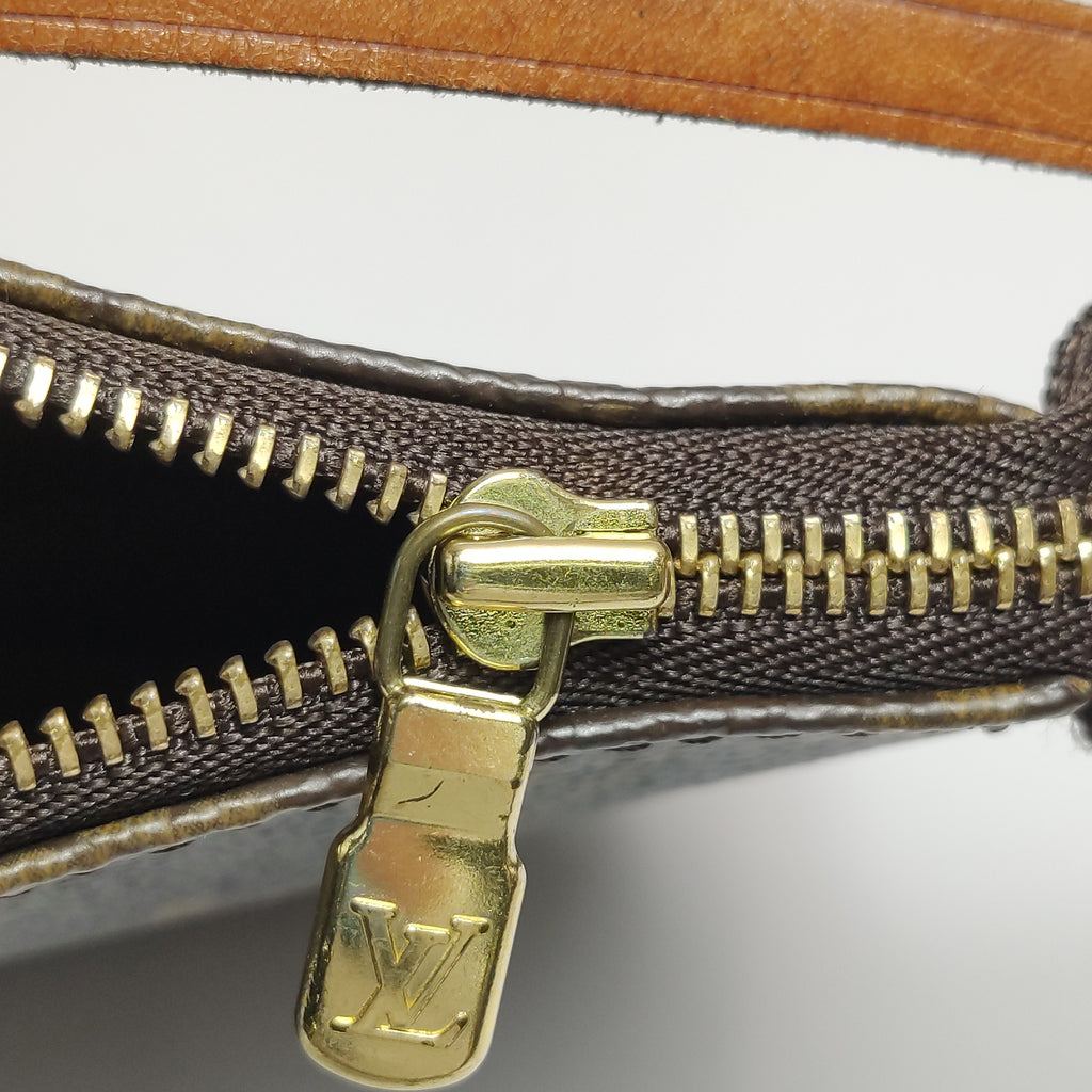 Louis Vuitton Pochette Monogram