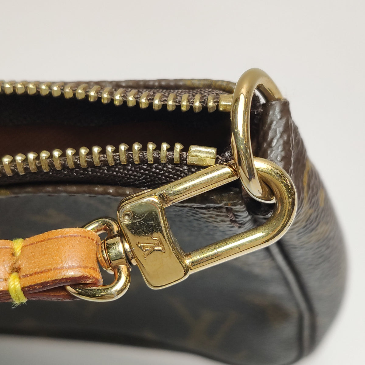 Louis Vuitton Pochette Monogram